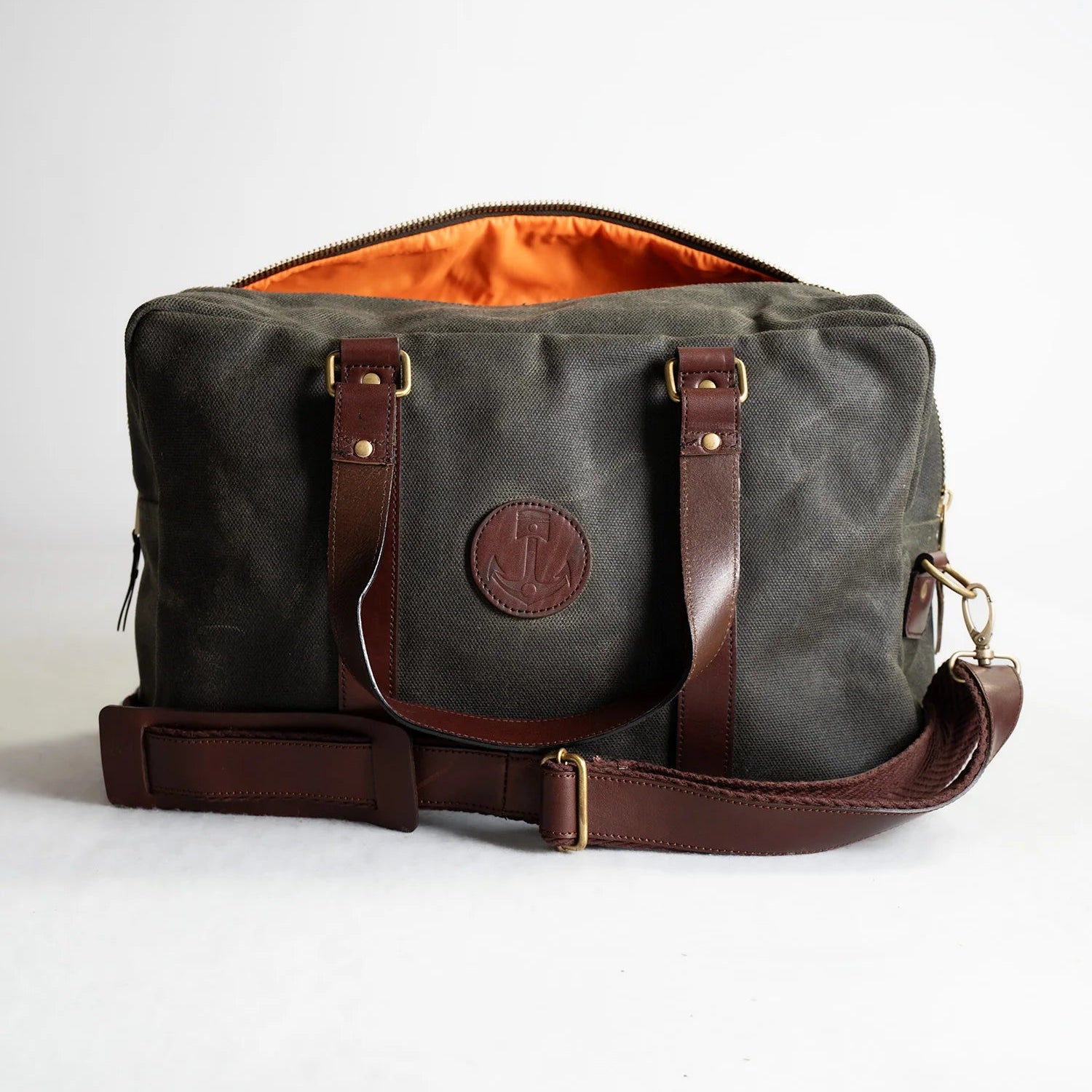 Iron & Resin - Overland Weekender Bag 23 L