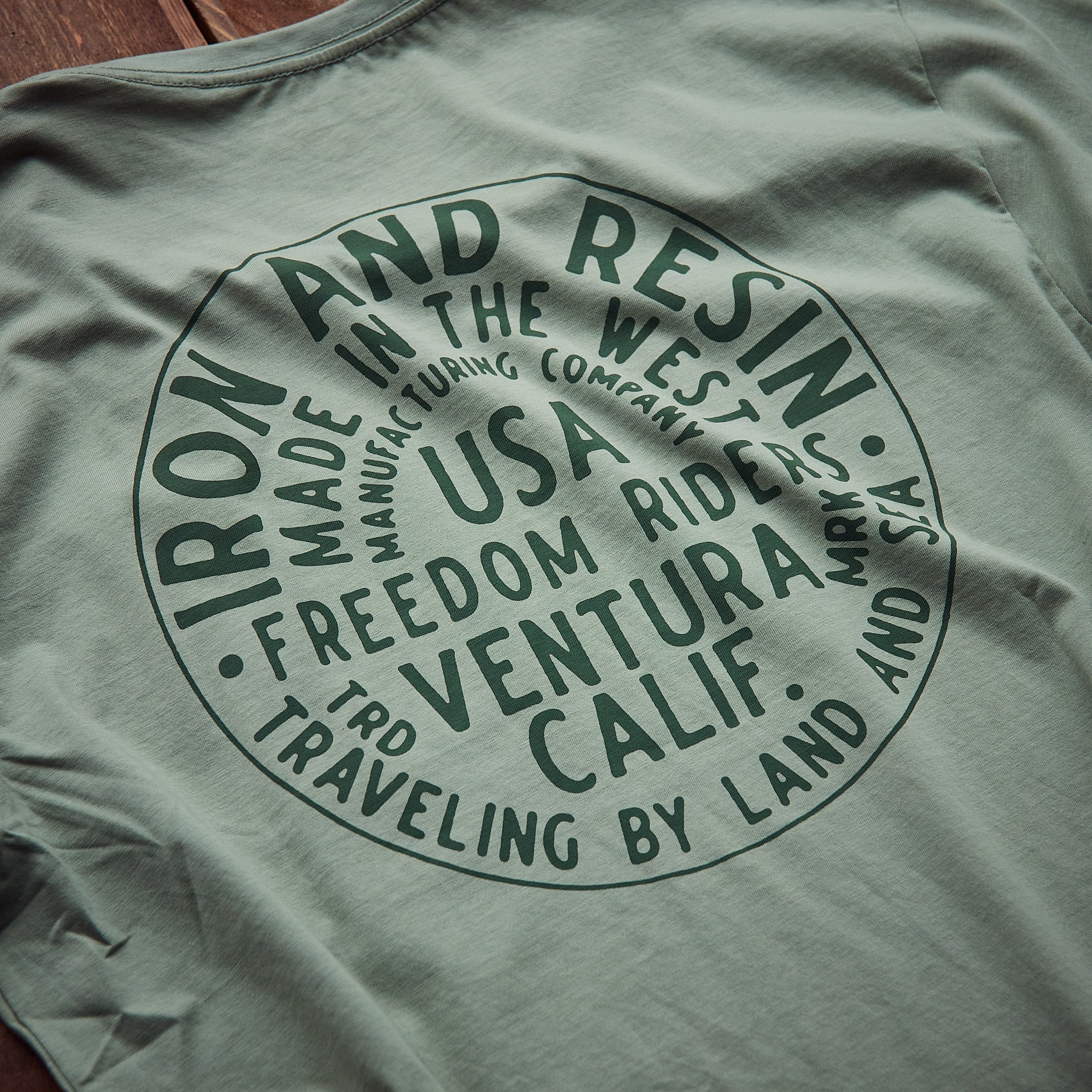 Iron & Resin - Brand Button Pocket tee green