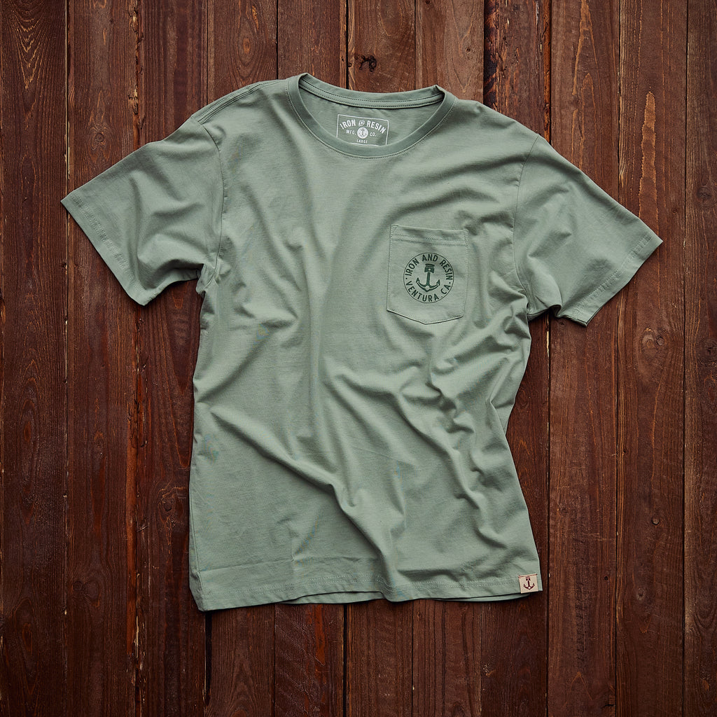 Iron & Resin - Brand Button Pocket tee green