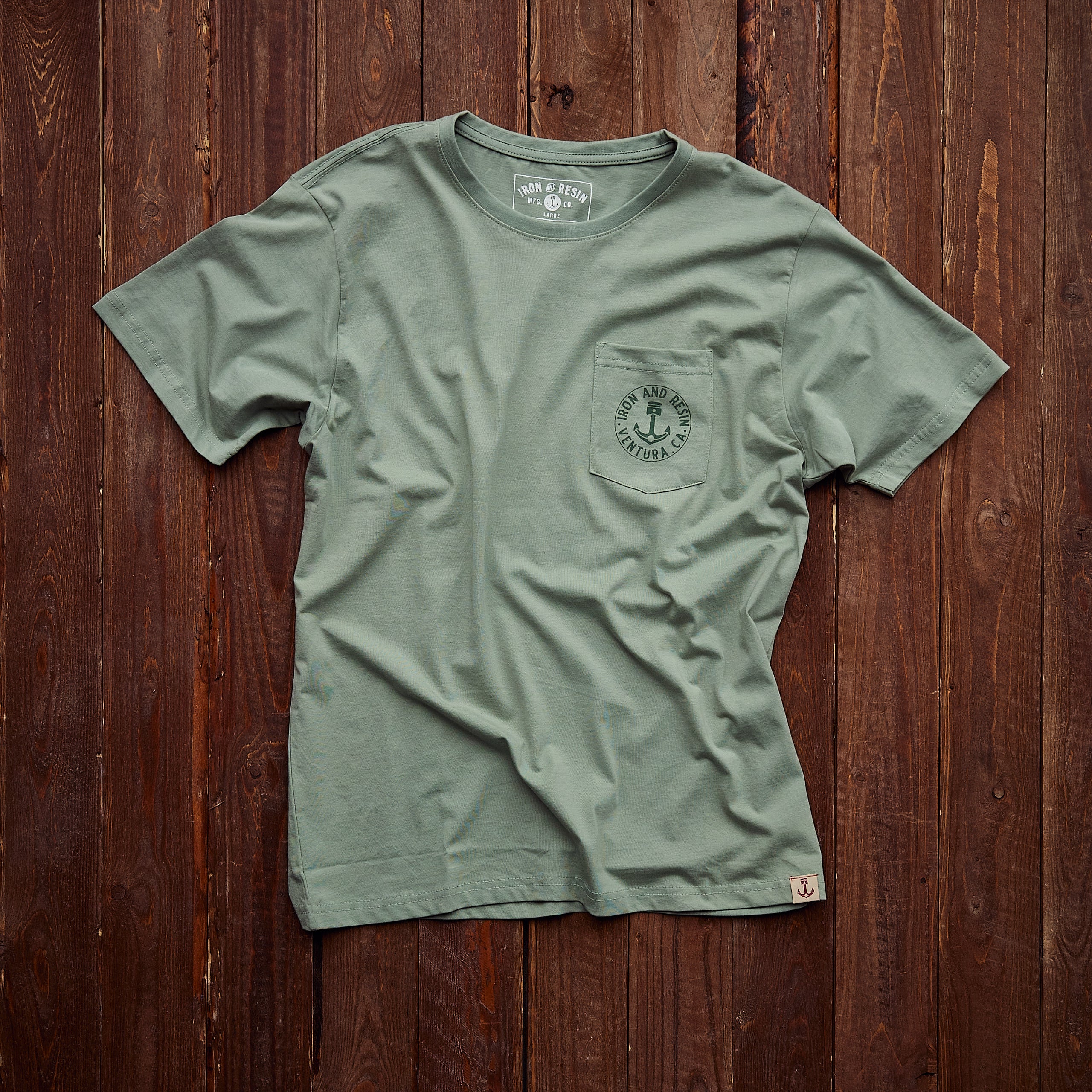 Iron & Resin - Brand Button Pocket tee green