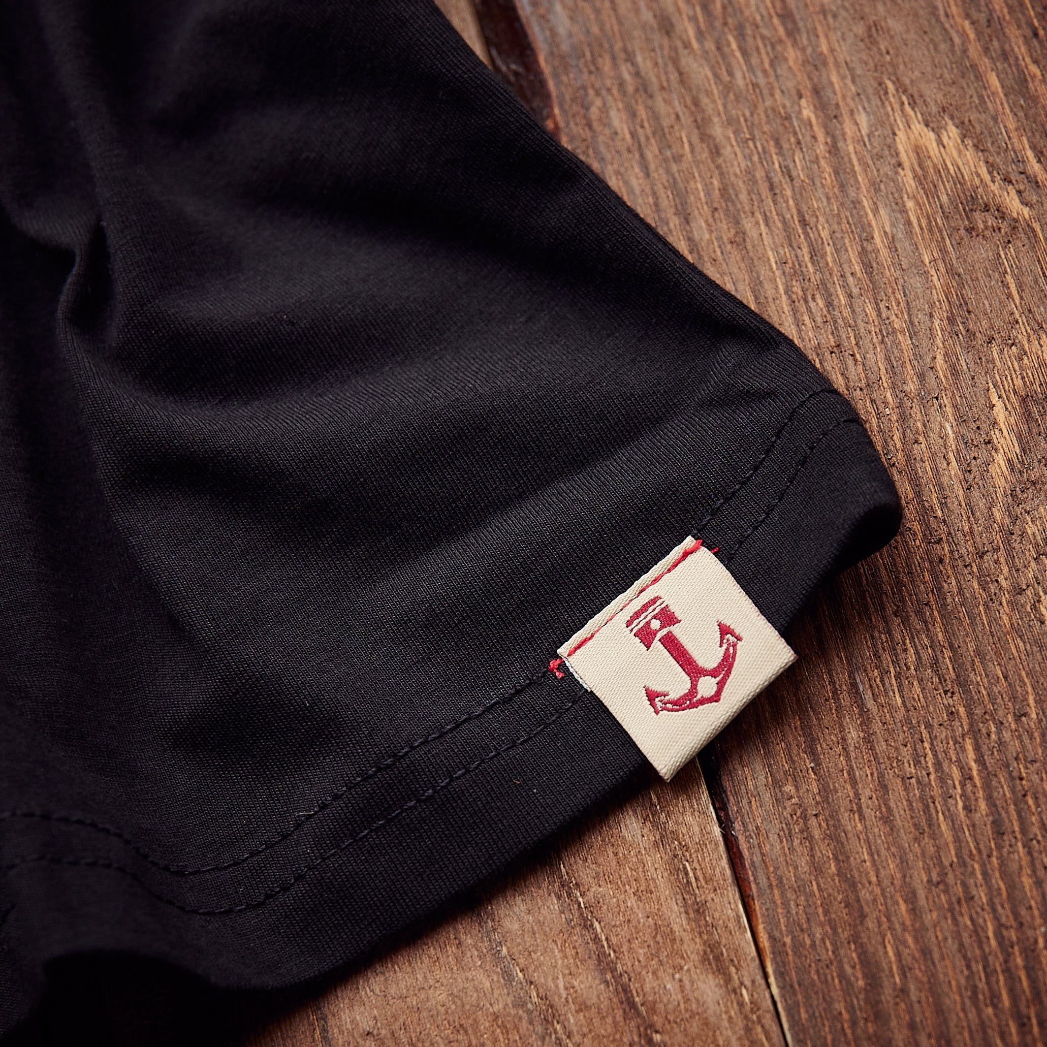 Iron & Resin - Brand Button Pocket tee BLACK