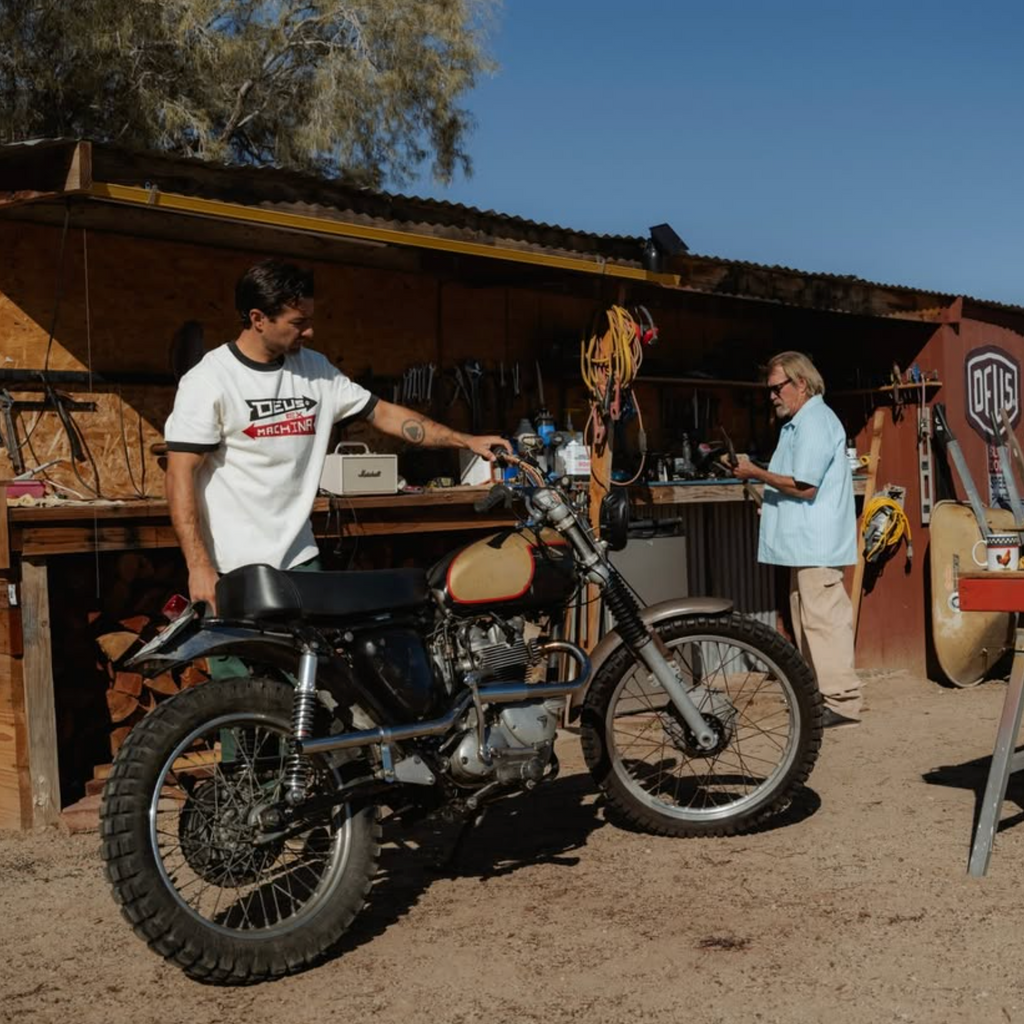 Deus Ex Machina - Arrows Ringer - Pristine White
