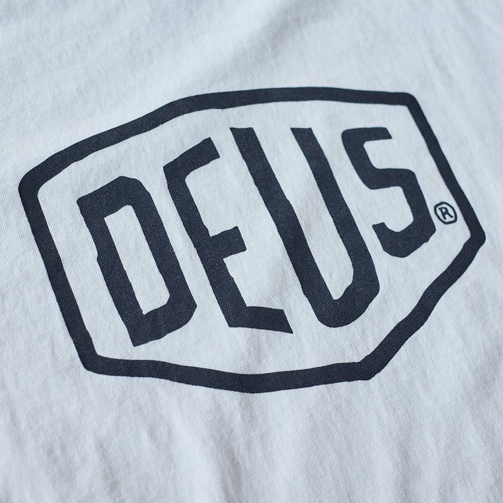 Deus Ex Machina - Shield Tee - white