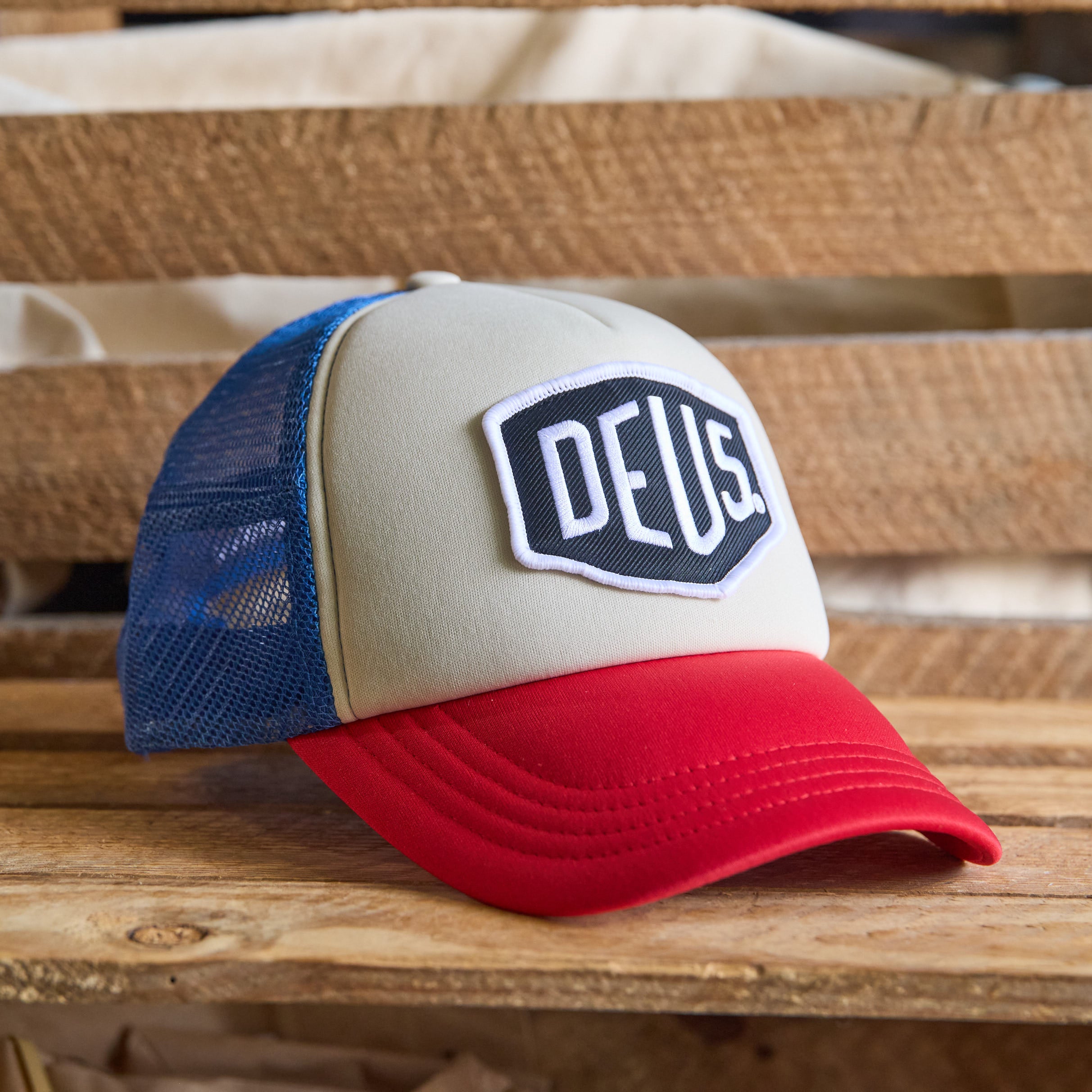 DEUS EX MACHINA - Baylands/Shield Trucker - TRICOLOR