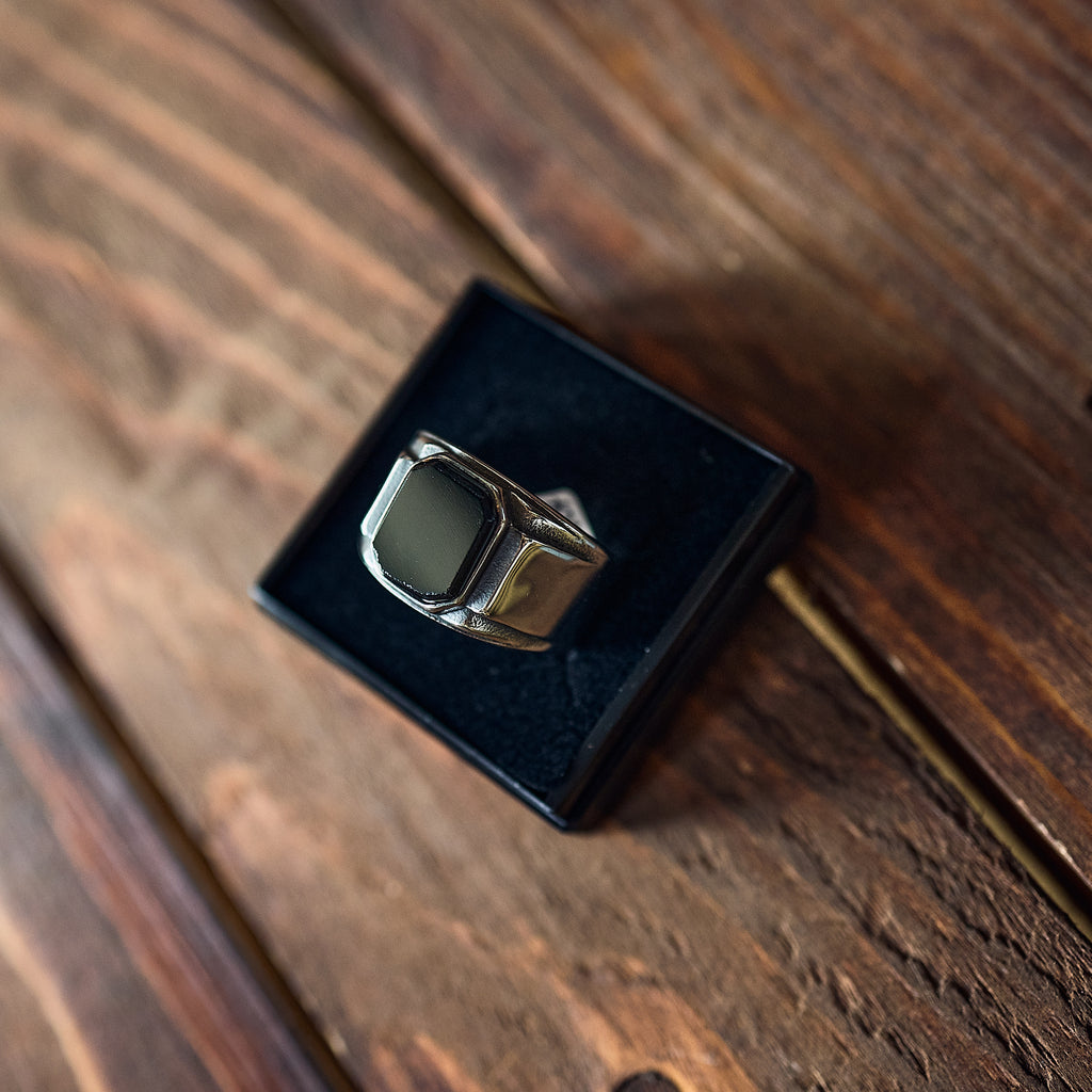 Black Pearl - Onyx - Octa Signet Ring