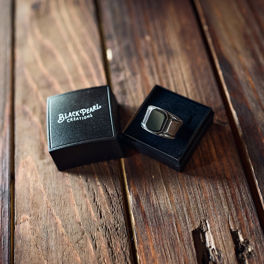 Black Pearl - Onyx - Octa Signet Ring