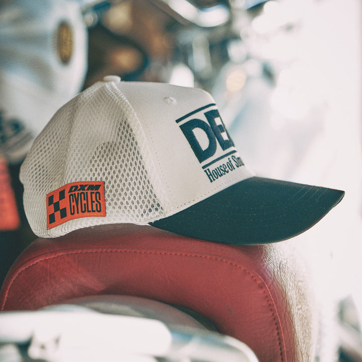 DEUS EX MACHINA - Podium Trucker - White