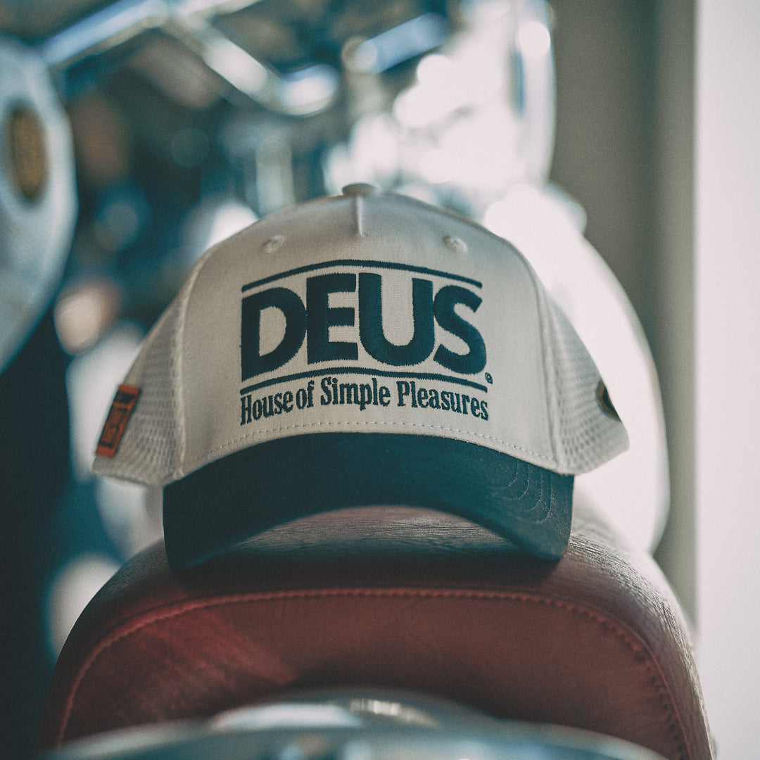 DEUS EX MACHINA - Podium Trucker - White