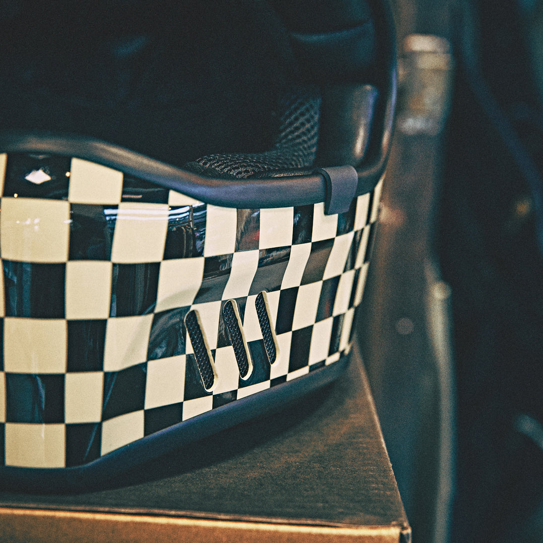 Deus Ex Machina - Mc Helmet "Checker" Cream