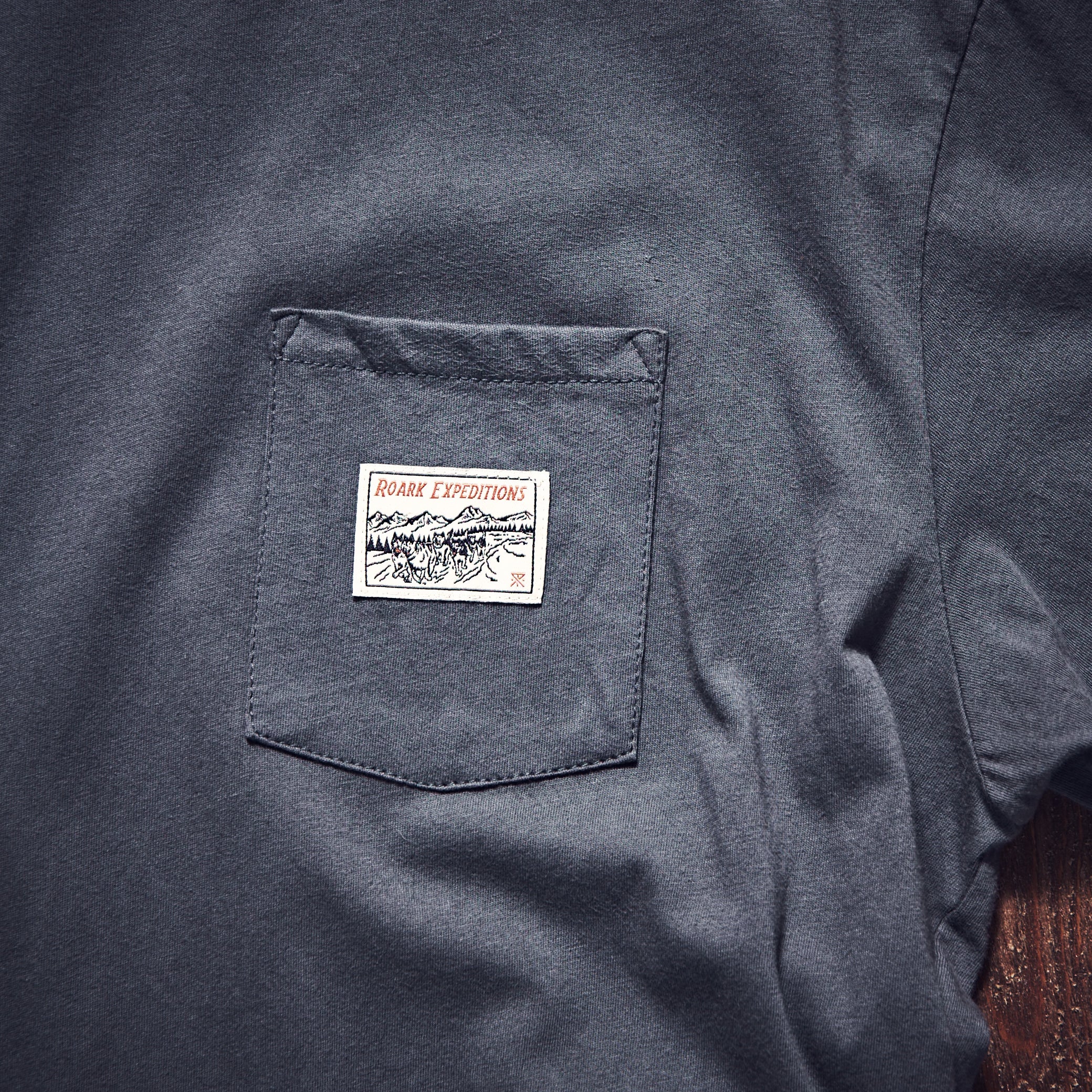 ROARK -  T-shirt - Expedition Pocket Premium Tee
