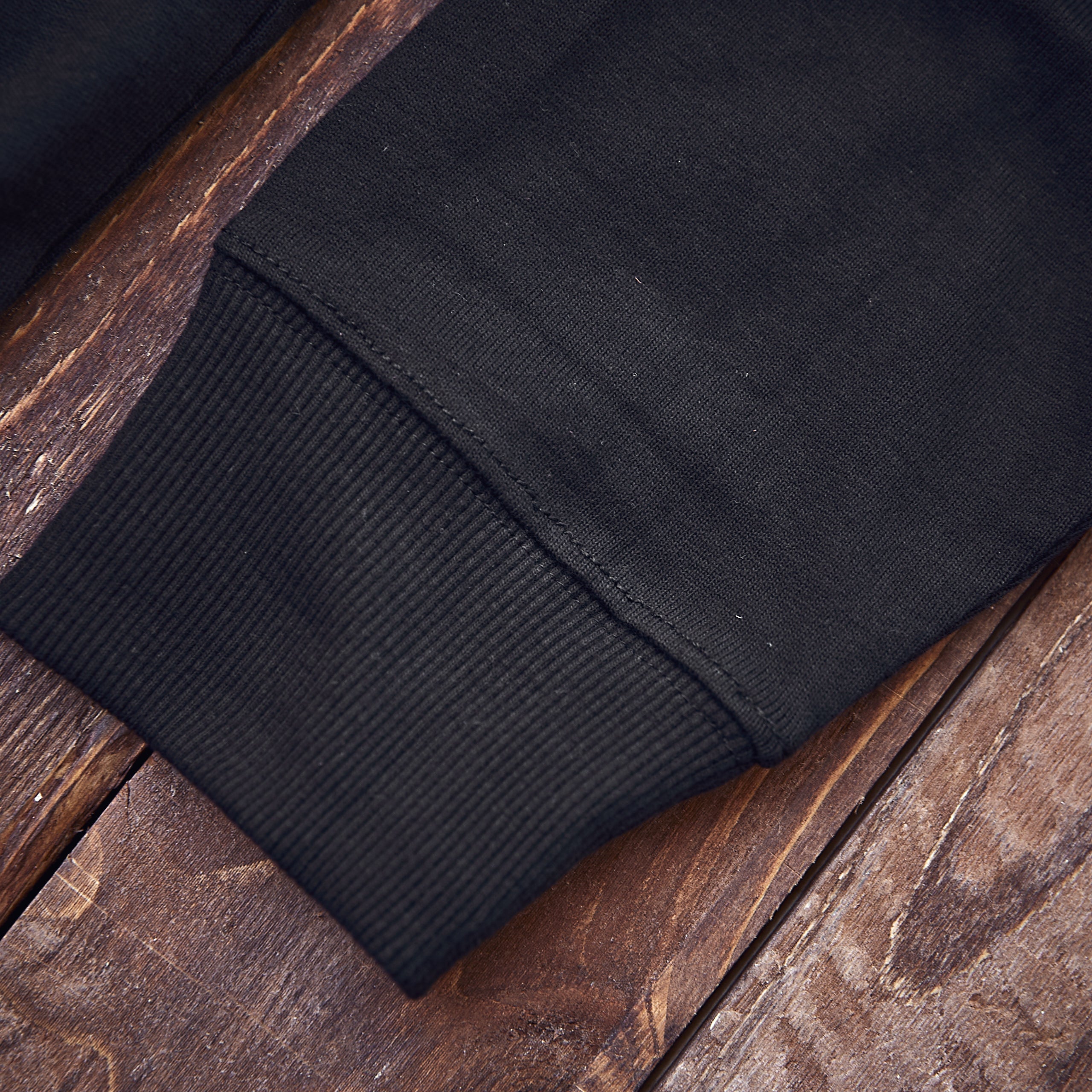 Iron & Resin - Prospect Henley - Black