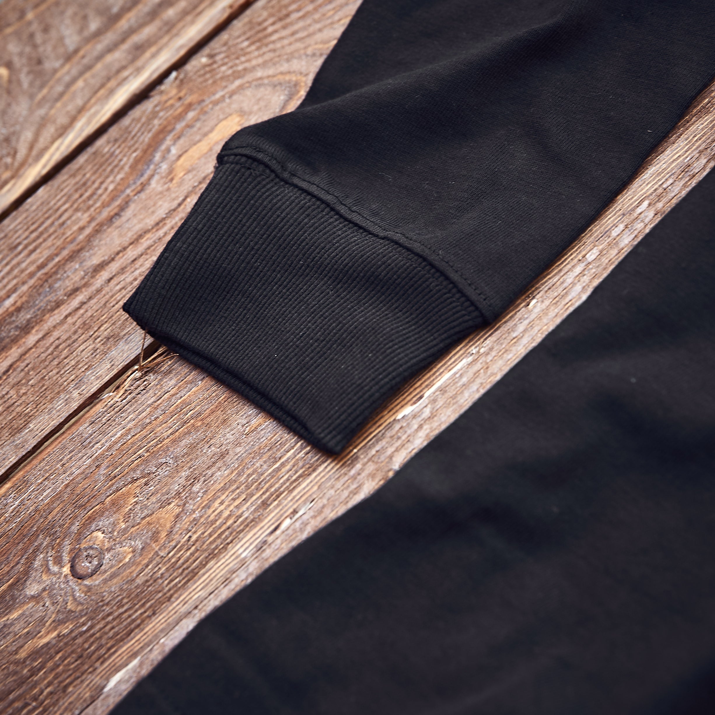 Iron & Resin - Prospect Henley - Black