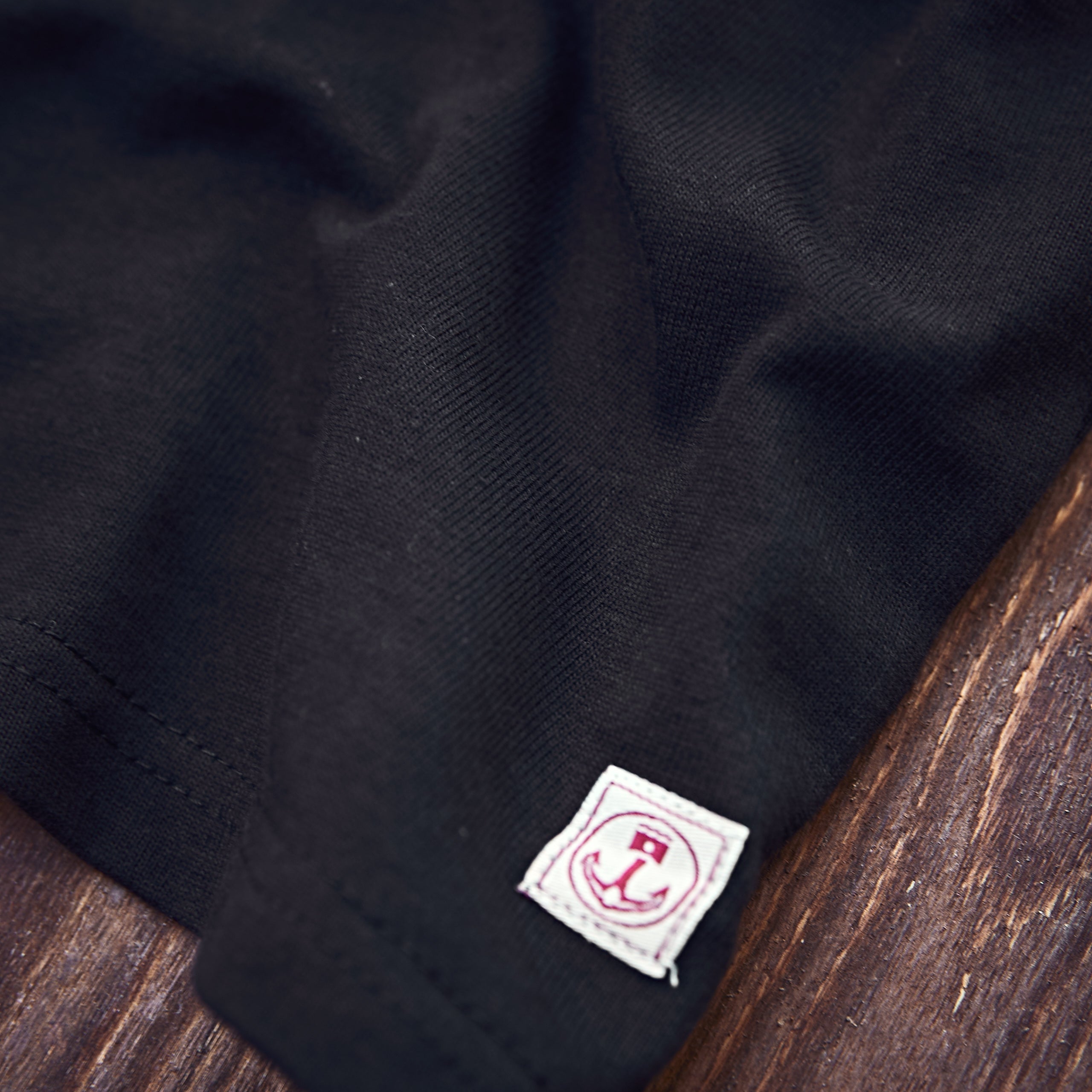 Iron & Resin - Prospect Henley - Black