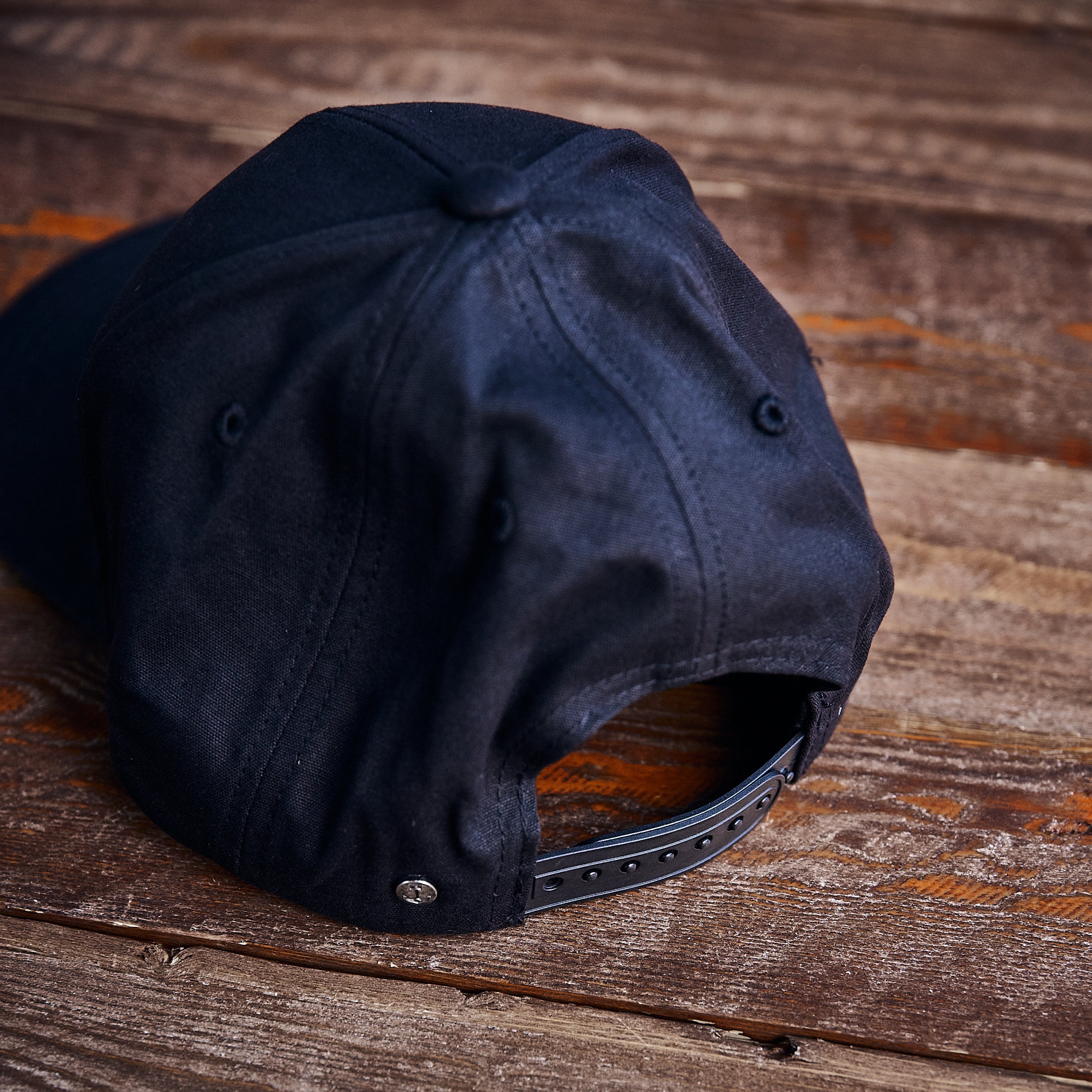 Iron & Resin - Anchor Cap - Black