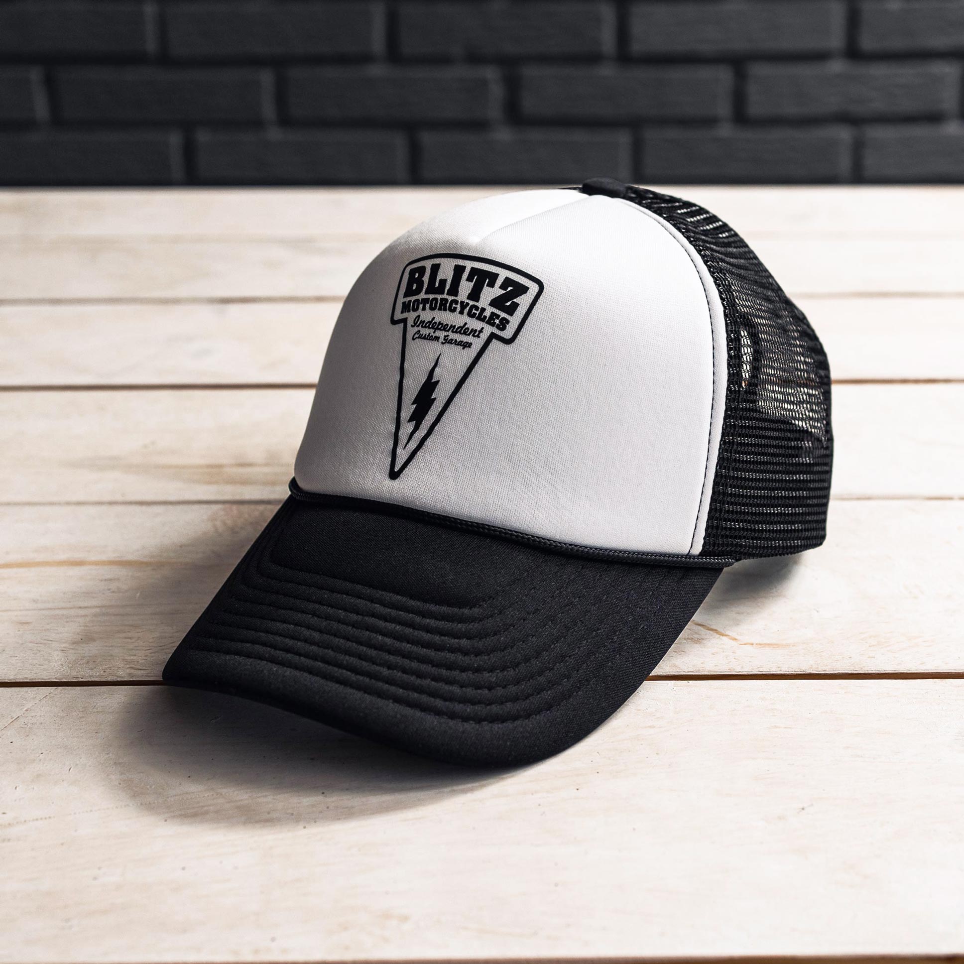 BLITZ MOTORCYCLES - Trucker cap"nail"logo - white and black