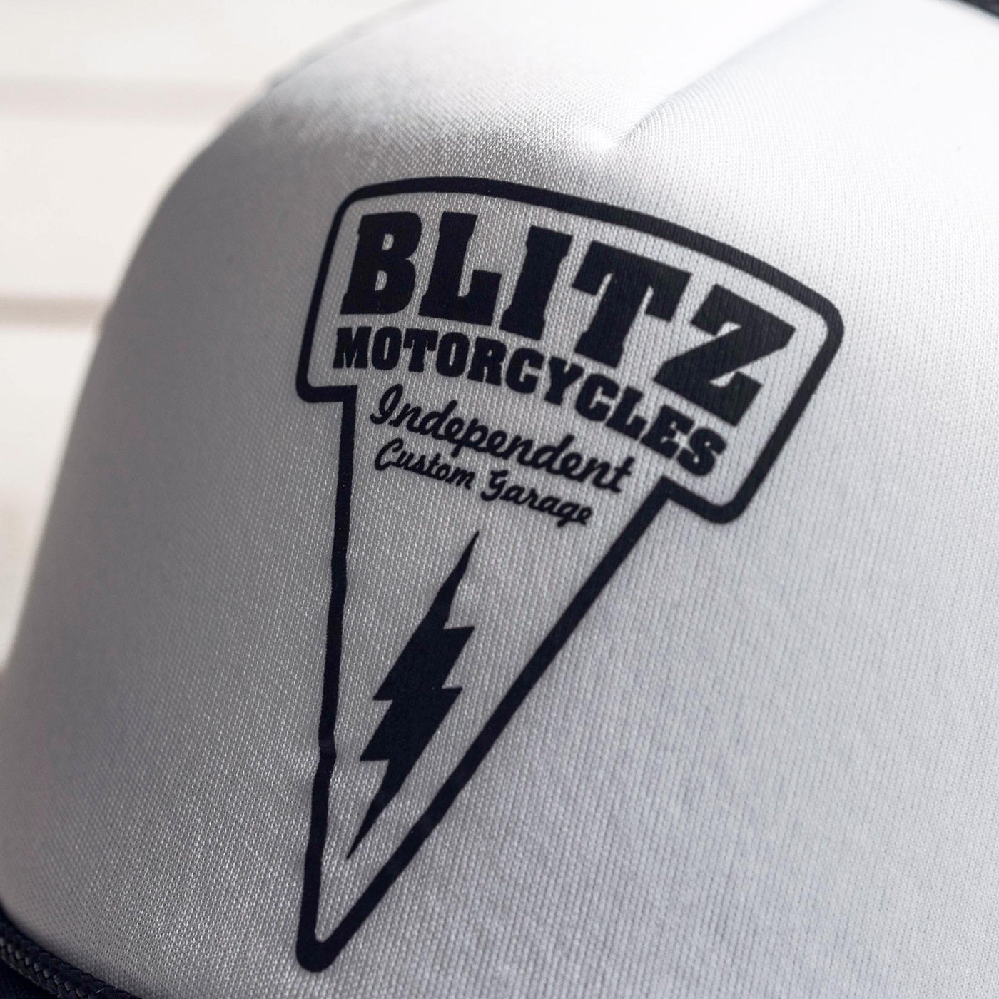 BLITZ MOTORCYCLES - Trucker cap "nail" logo - hvid og sort