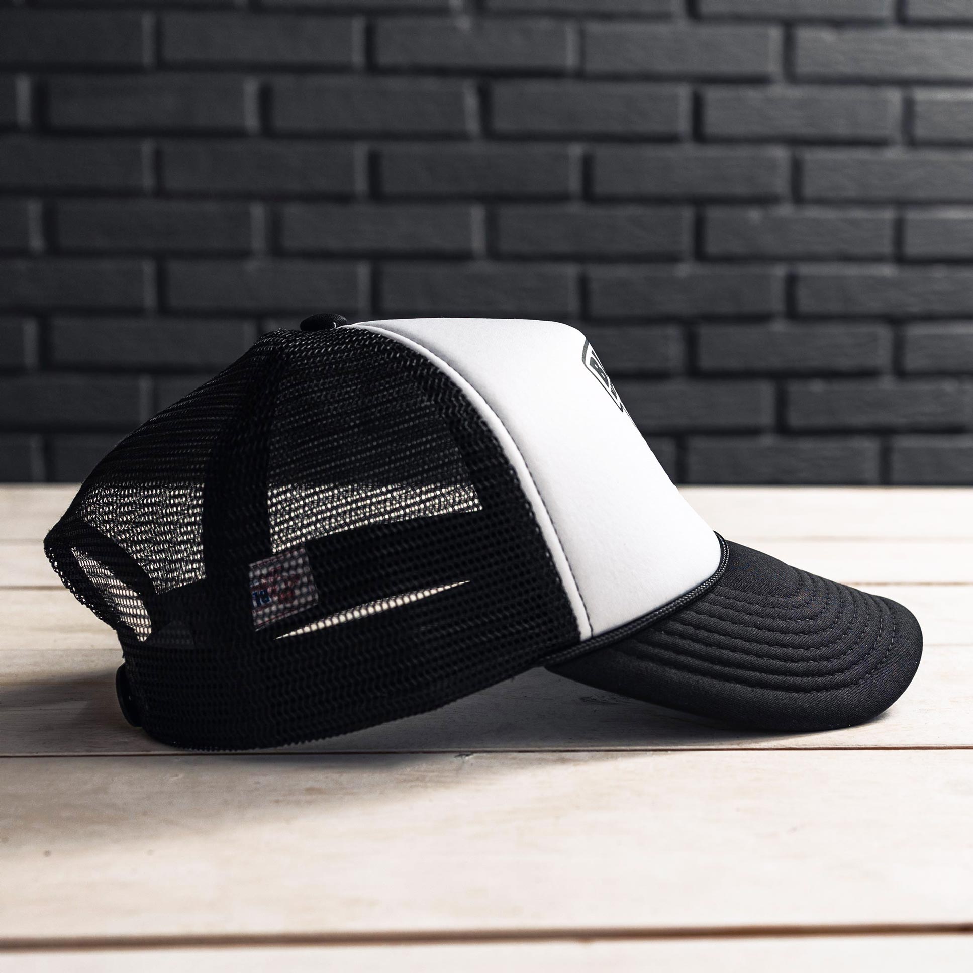 BLITZ MOTORCYCLES - Trucker cap"nail"logo - white and black