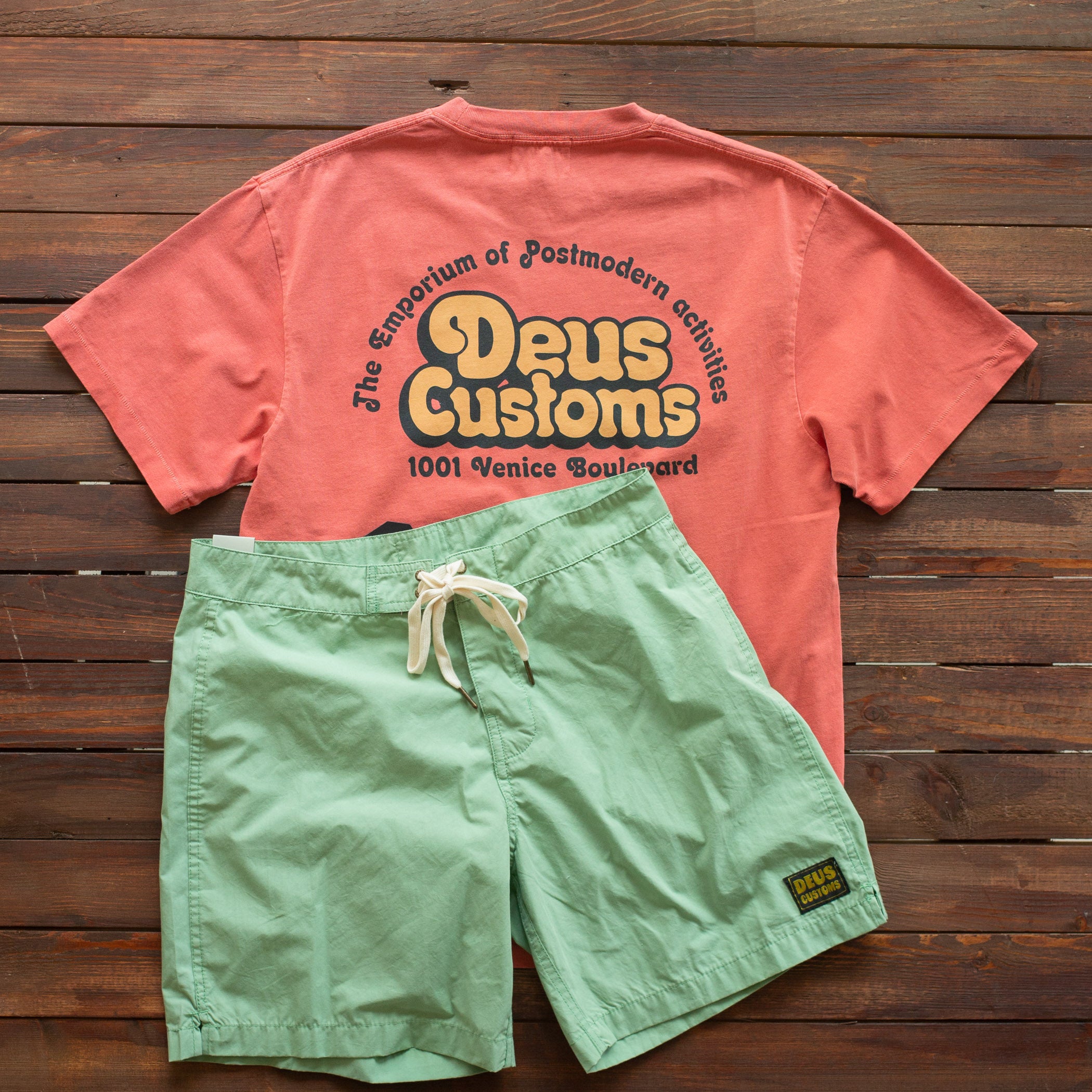 Deus Ex Machina - Daisies Tee - Paprika