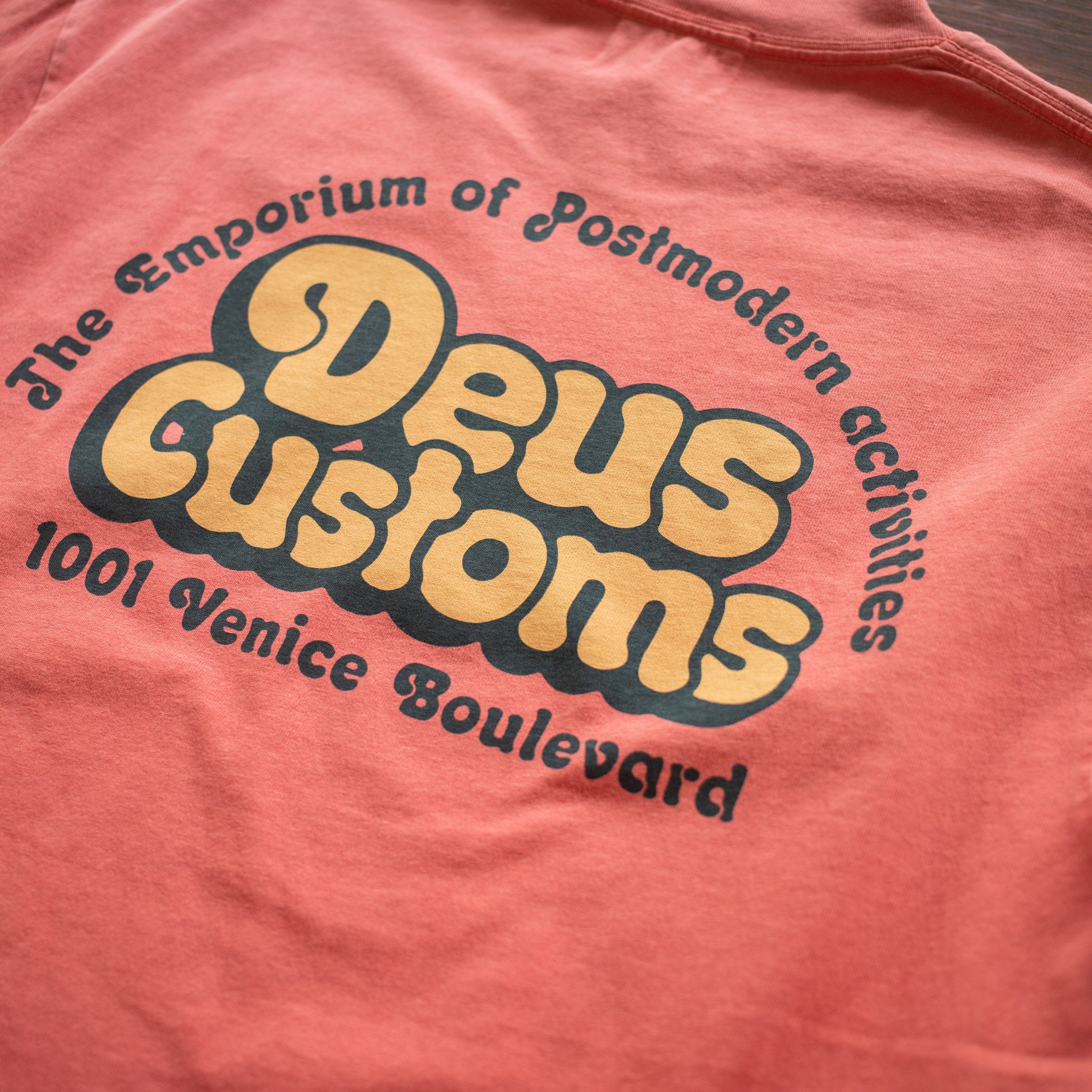 Deus Ex Machina - Daisies Tee - Paprika