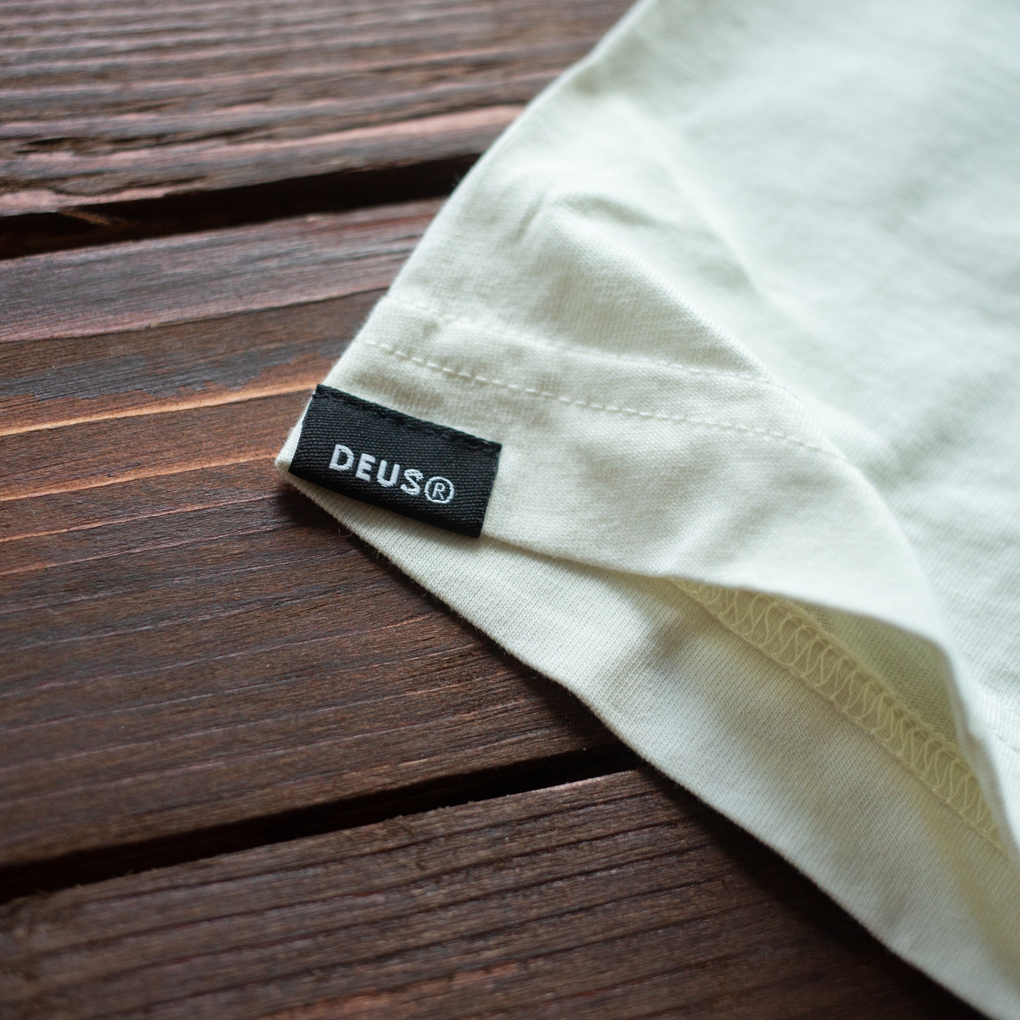 DEUS EX MACHINA - T-Shirt - Repeller Tee - Vintage White