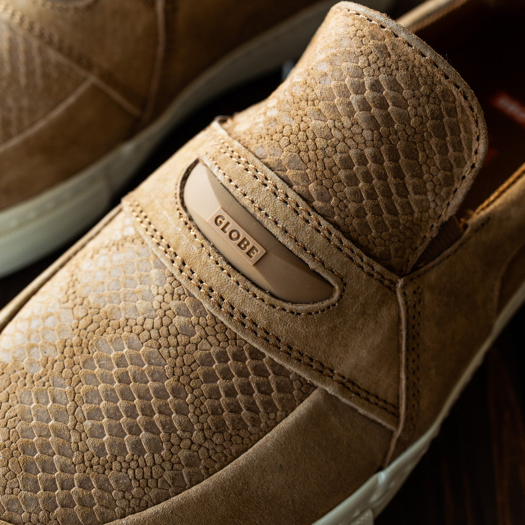 GLOBE - Loafers - Caramel ruskind