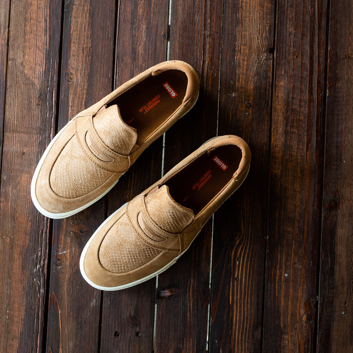 GLOBE - Loafers - Caramel ruskind