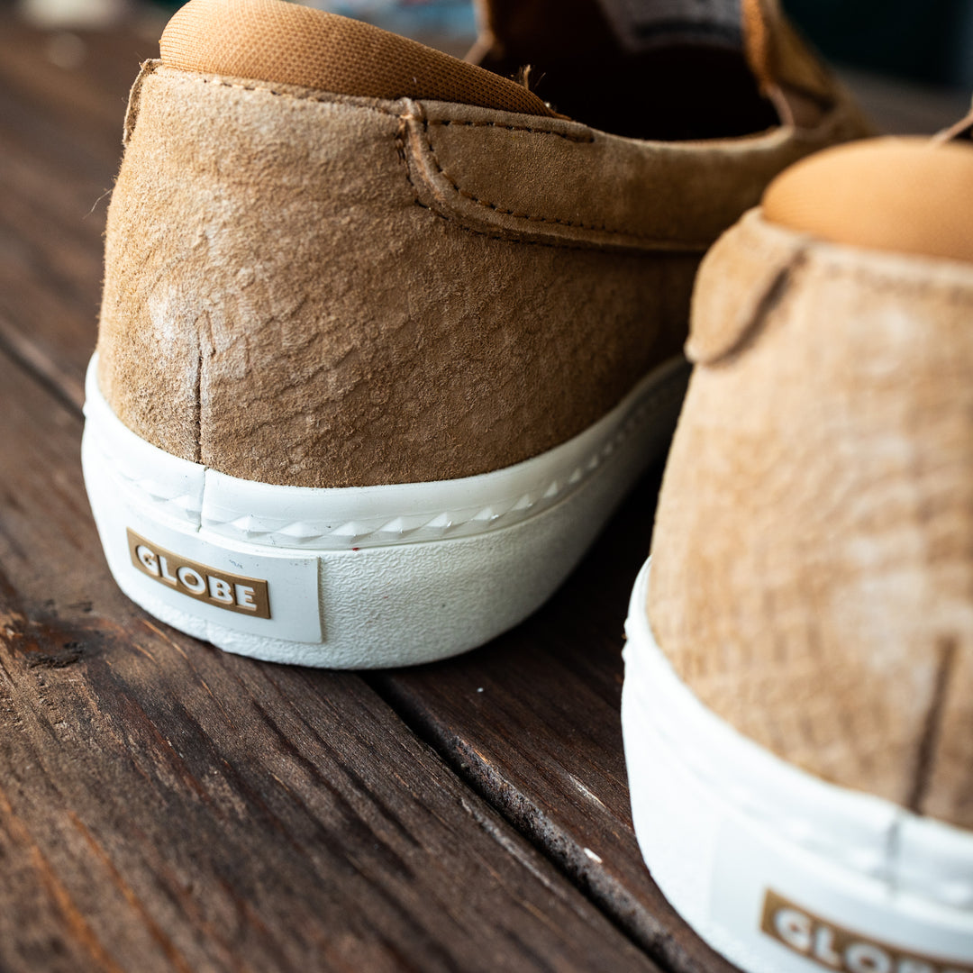 GLOBE - Loafers - Caramel ruskind