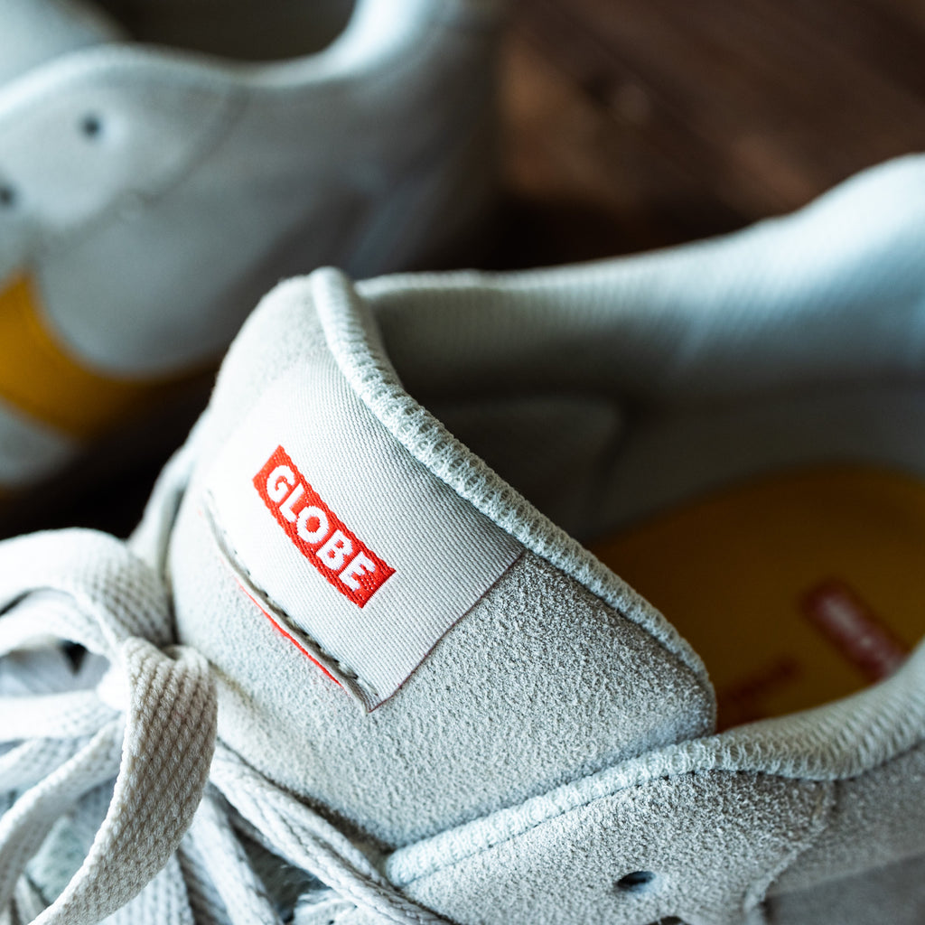 GLOBE - SNEAKER - Light gray/yellow