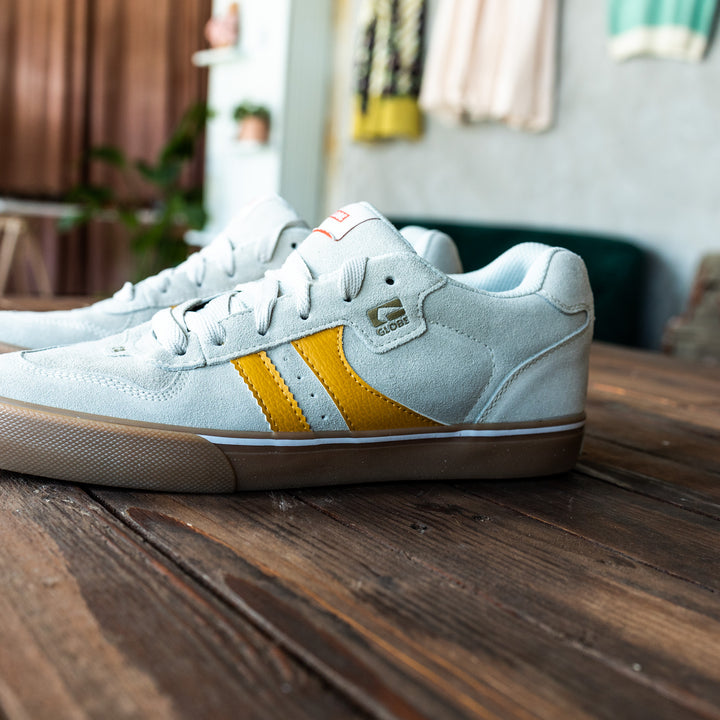 GLOBE - SNEAKER - Lysgrå/gul