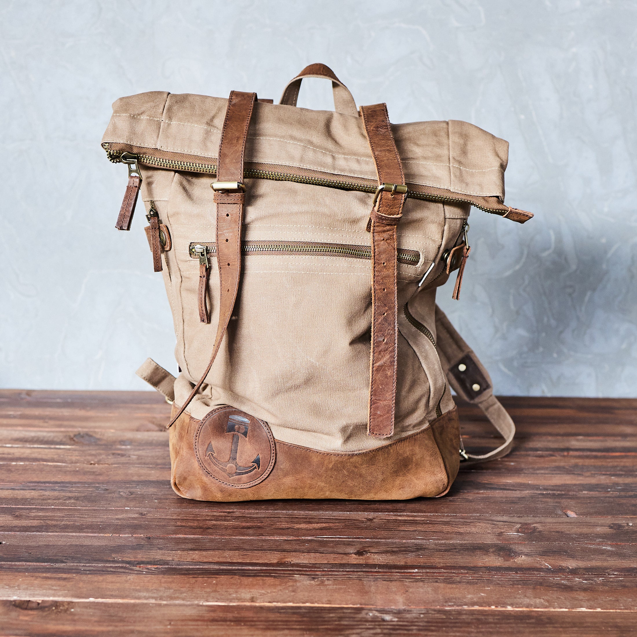 Iron & Resin - the Mountain bag - Waxed Canvas - Green