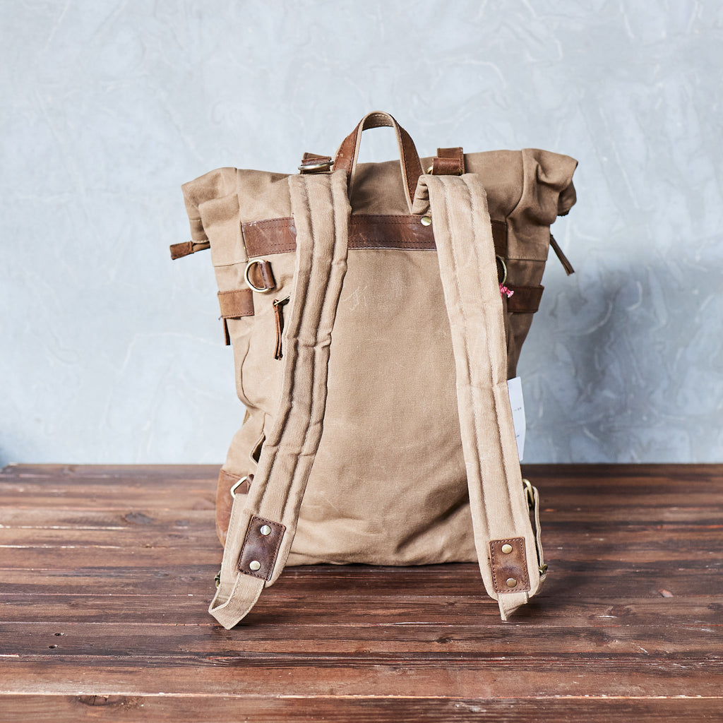 Iron & Resin - the Mountain bag - Waxed Canvas - Green