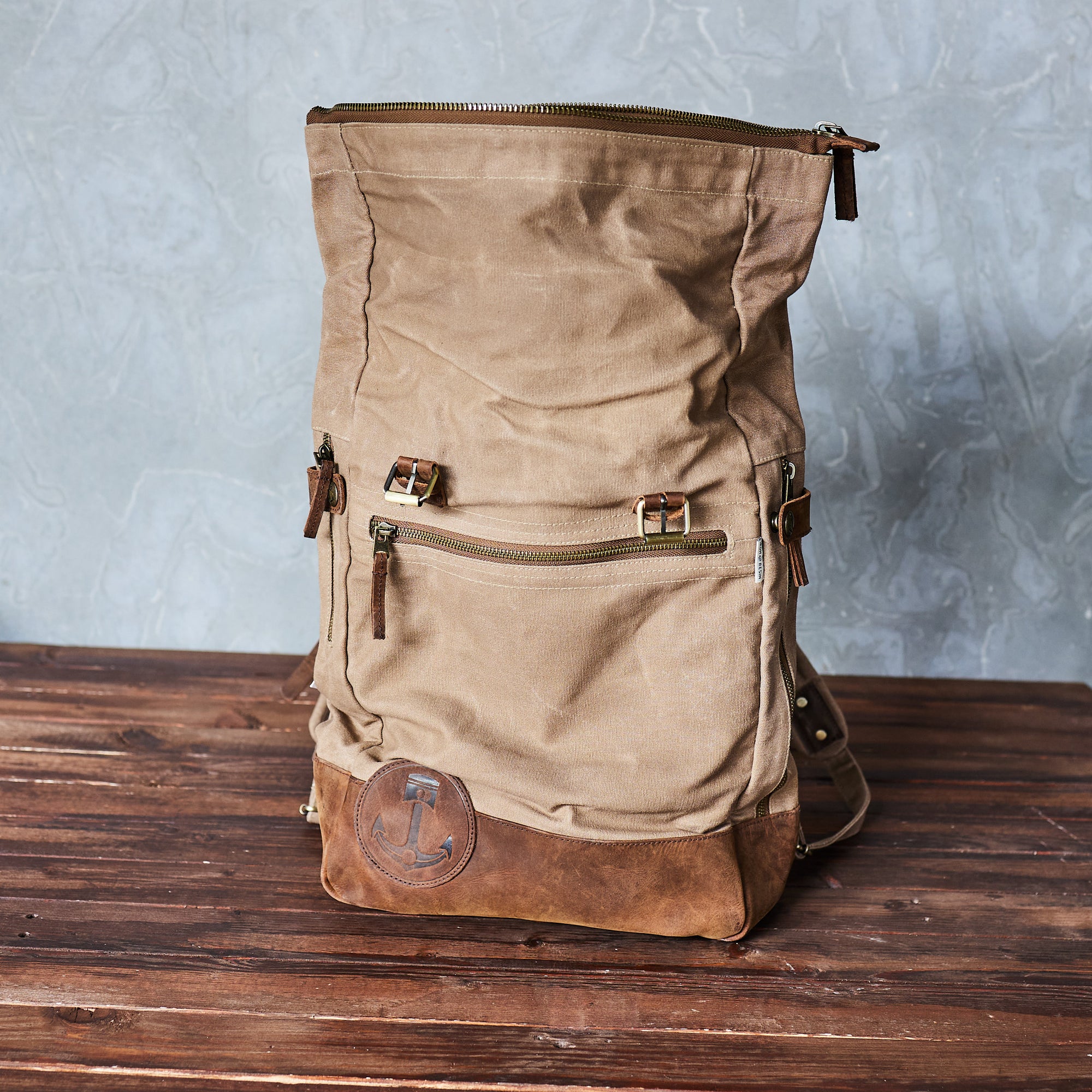 Iron & Resin - the Mountain bag - Waxed Canvas - Green