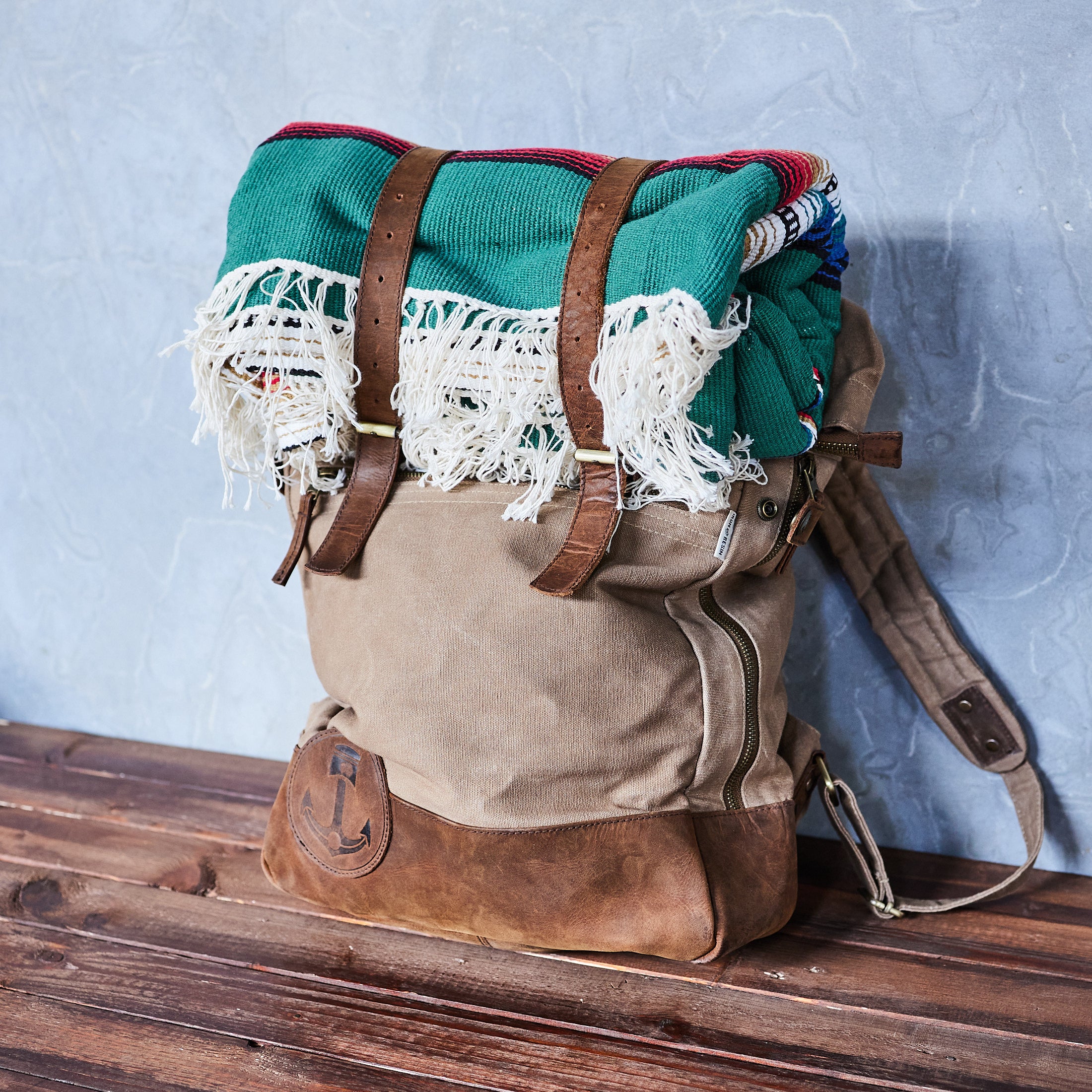 Iron & Resin - the Mountain bag - Waxed Canvas - Green