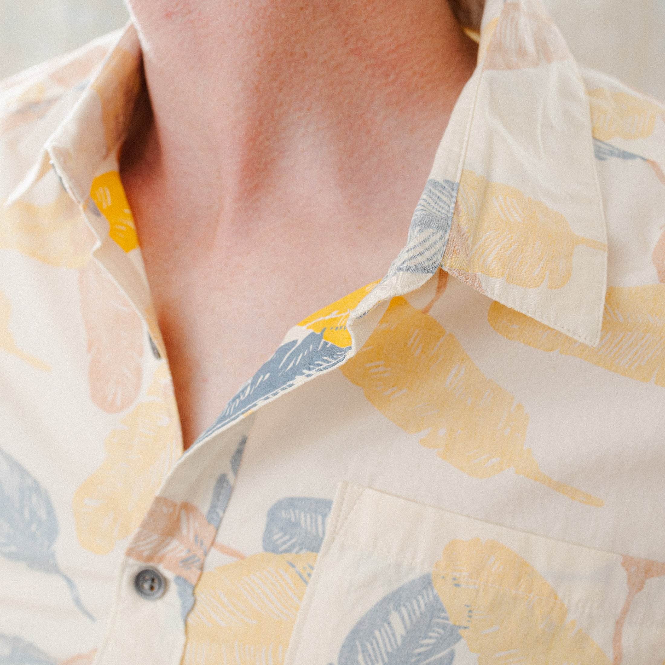 Iron and Resin - Short sleeve shirt - feather print