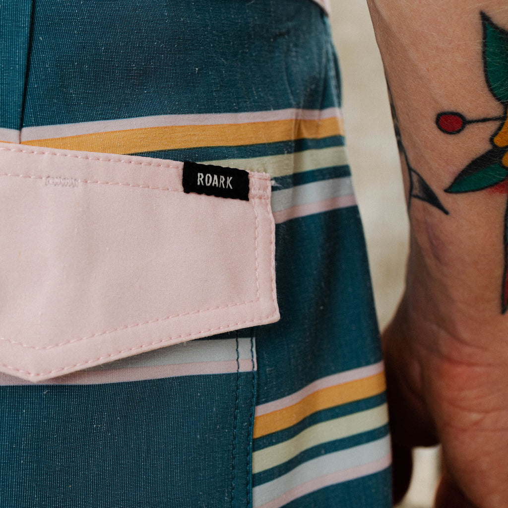 ROARK - Swim shorts - striped green and pink