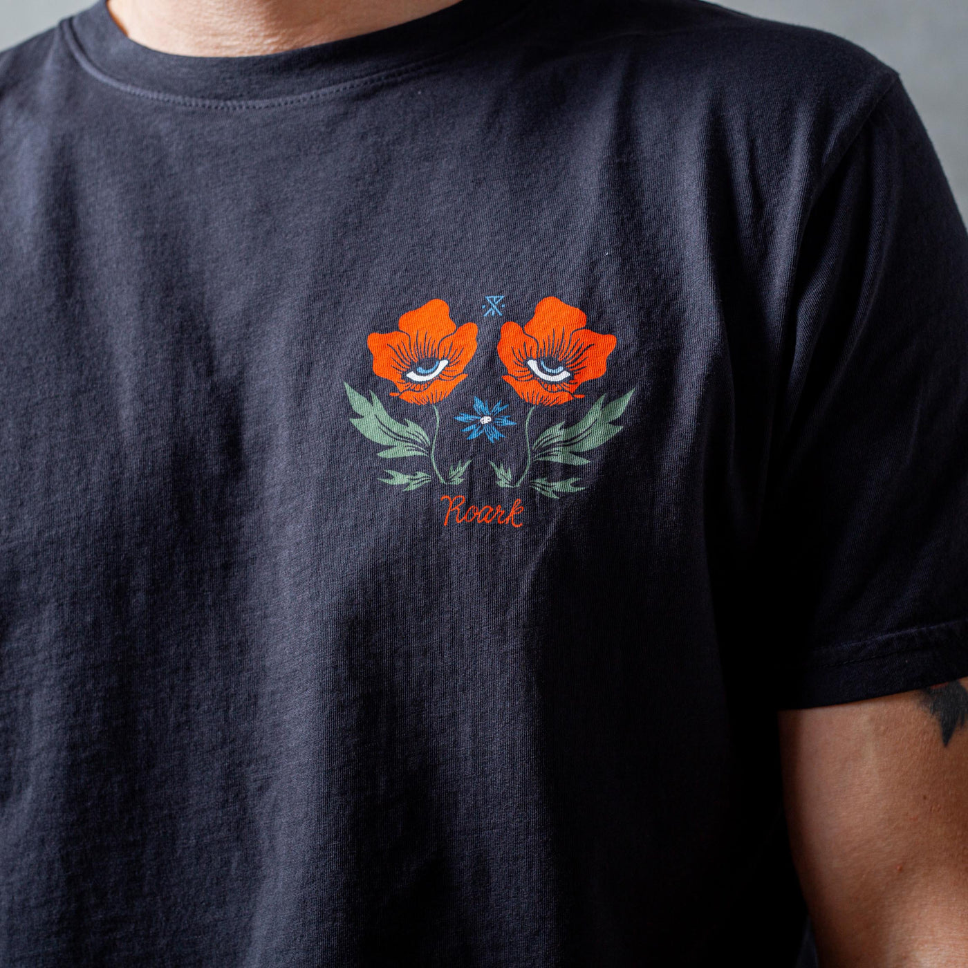 Roark T-shirt - FLOWER Sort