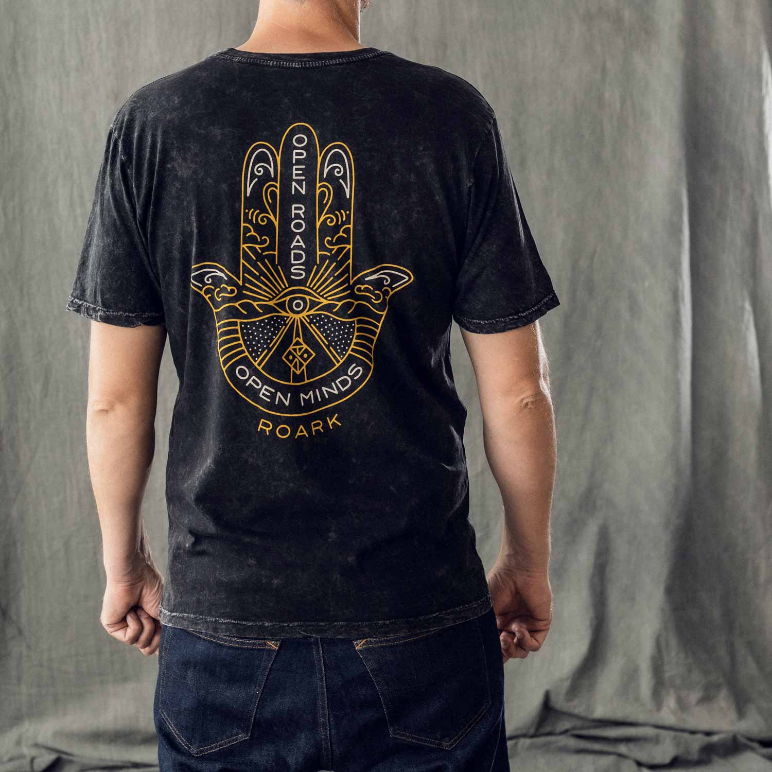 T-shirt - Open roads open minds - black - washed