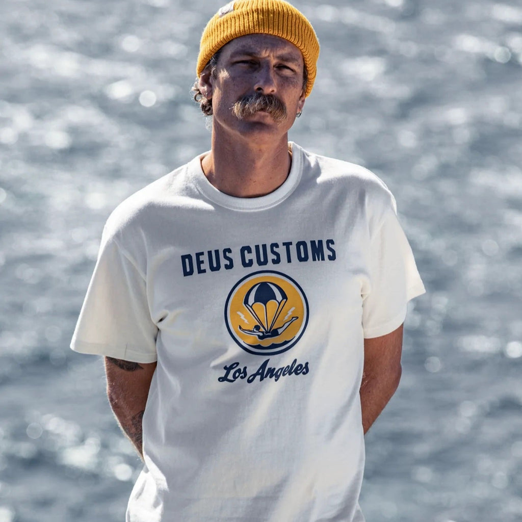 Deus Ex Machina - Plymouth Tee - VINTAGE WHITE