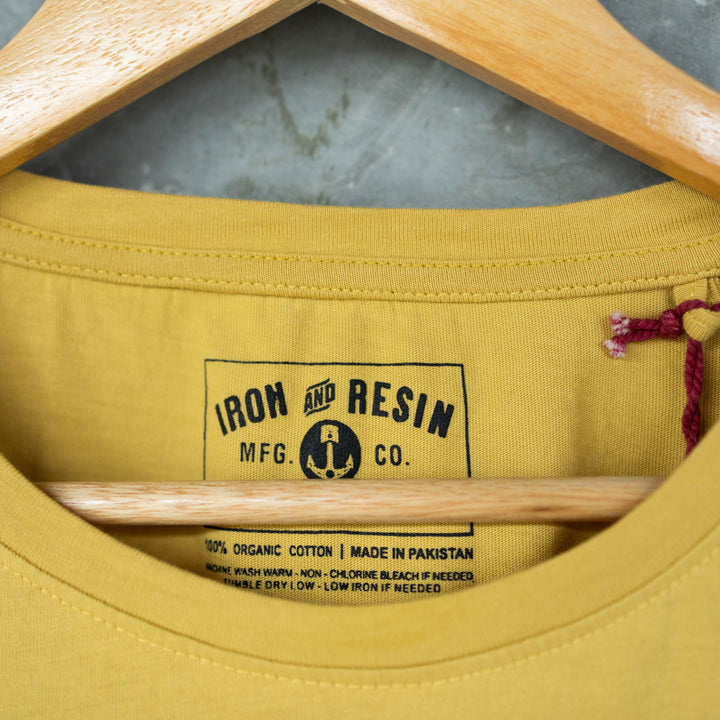 Iron and Resin - T-shirt - No Promises tee - Gul