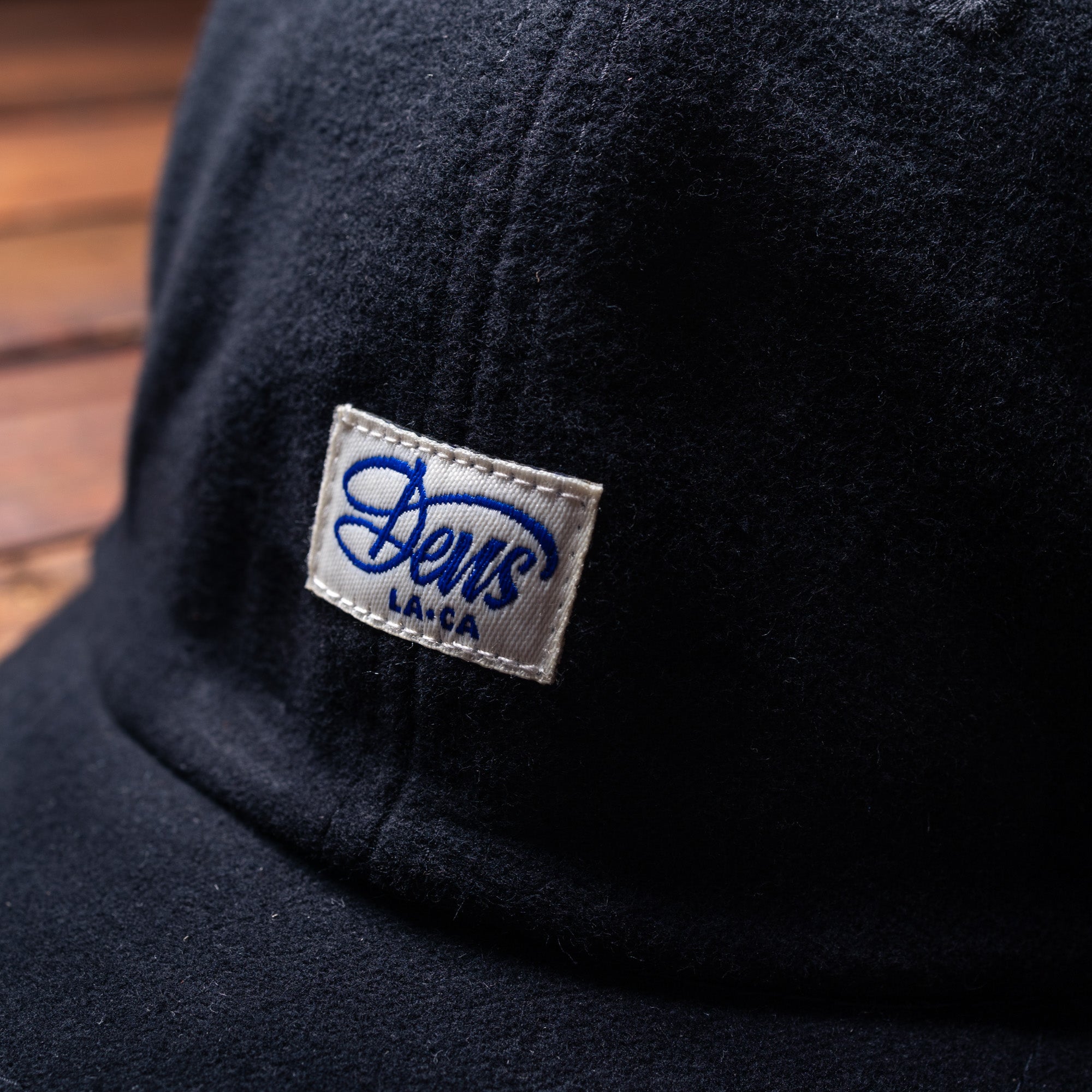 DEUS Ex Machina - Moleskin Cap - black/Brown