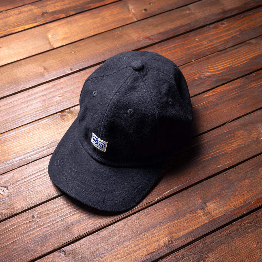 DEUS Ex Machina - Moleskin Cap - black/Brown