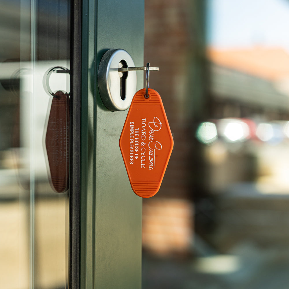 Deus Ex Machina -Motel Key - Keychain - ORANGE