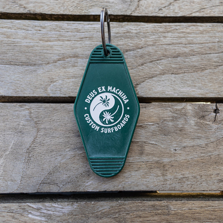 Deus Ex Machina -Motel Key - Keychain - GREEN