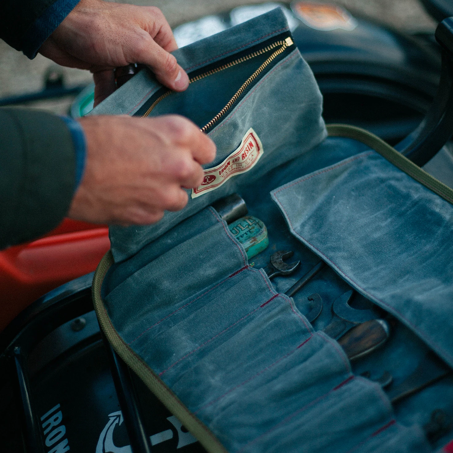 Iron & Resin - Værktøjswrap - Toolroll - Blå/grå