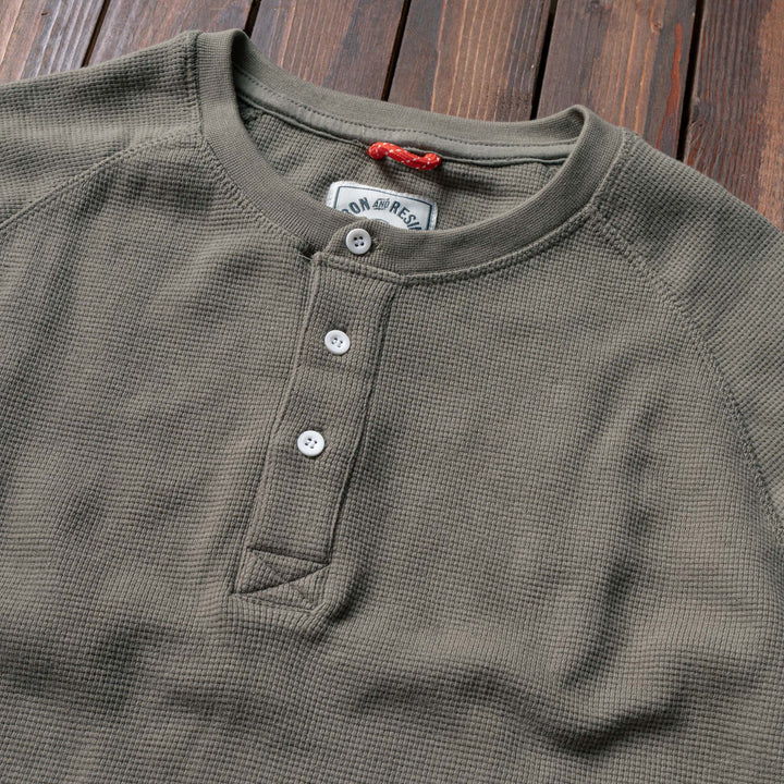 Iron & Resin - Michigan Henley - Olive grøn