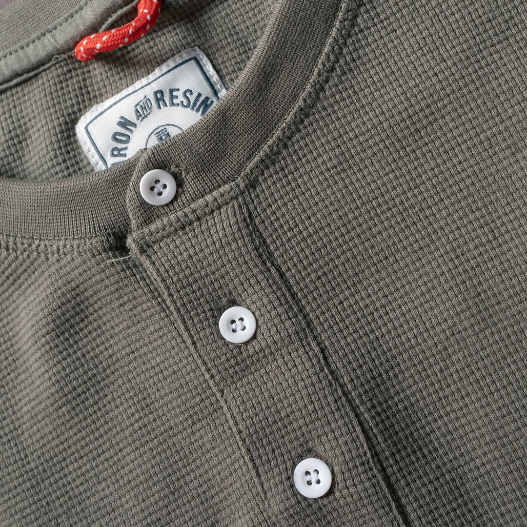 Iron & Resin - Michigan Henley - Olive green