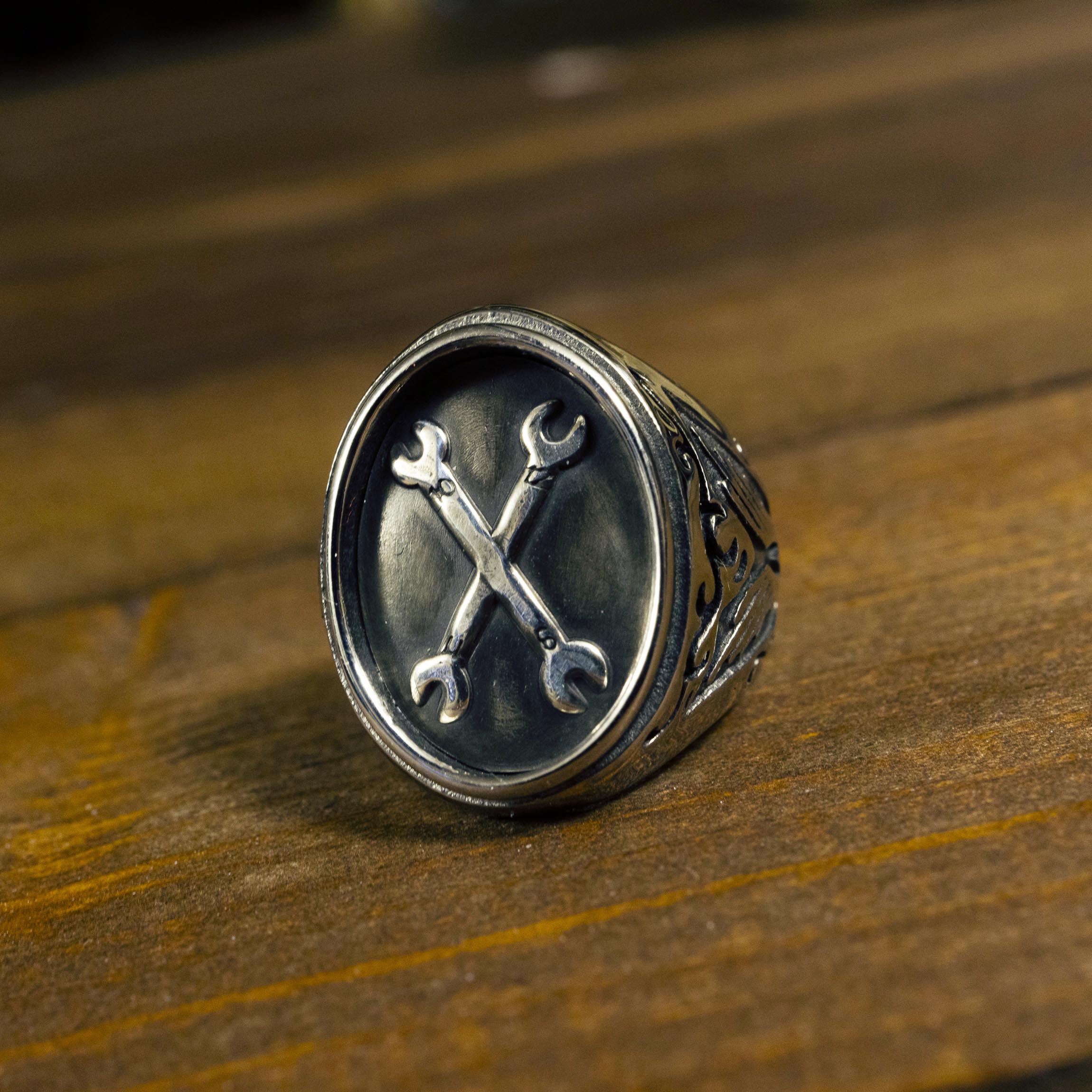 Ring - Signet ring "SPANNERS" Silver & steel