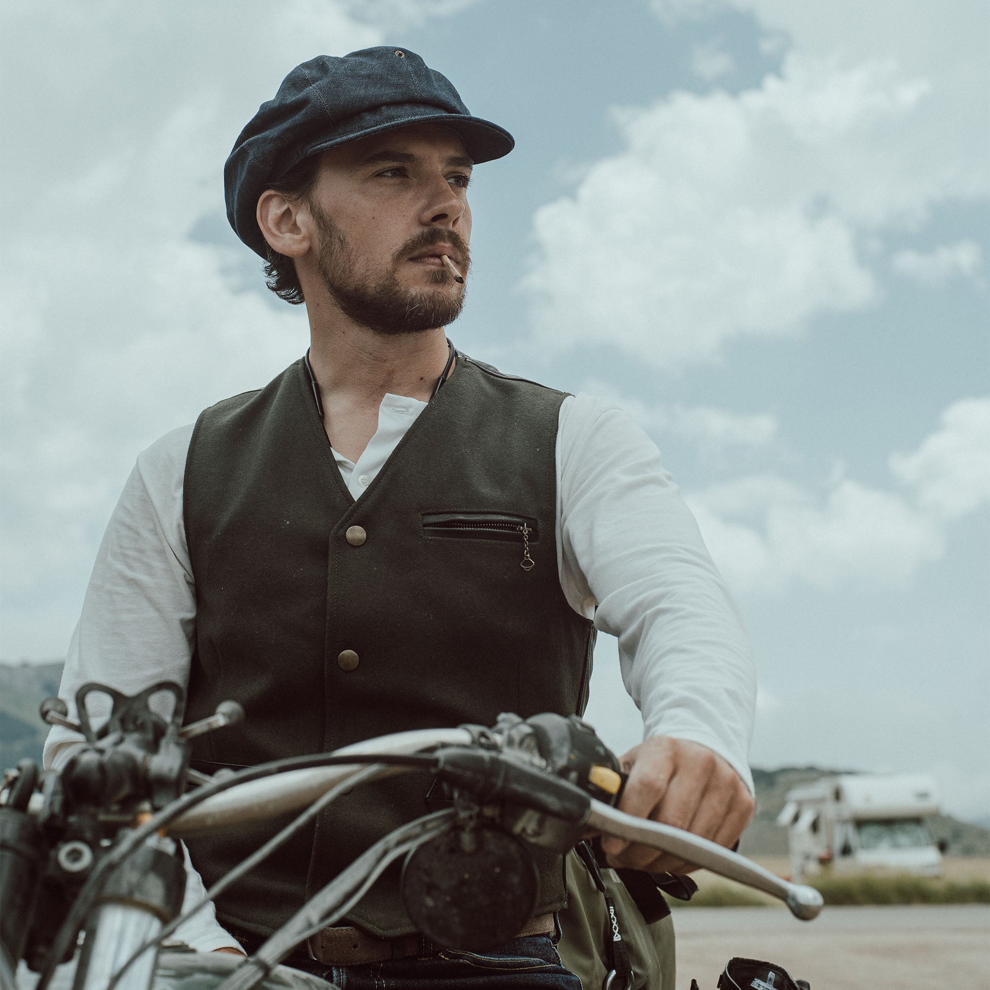 Shangri La - Mandriano Forest Wool Vest - Green/black leather