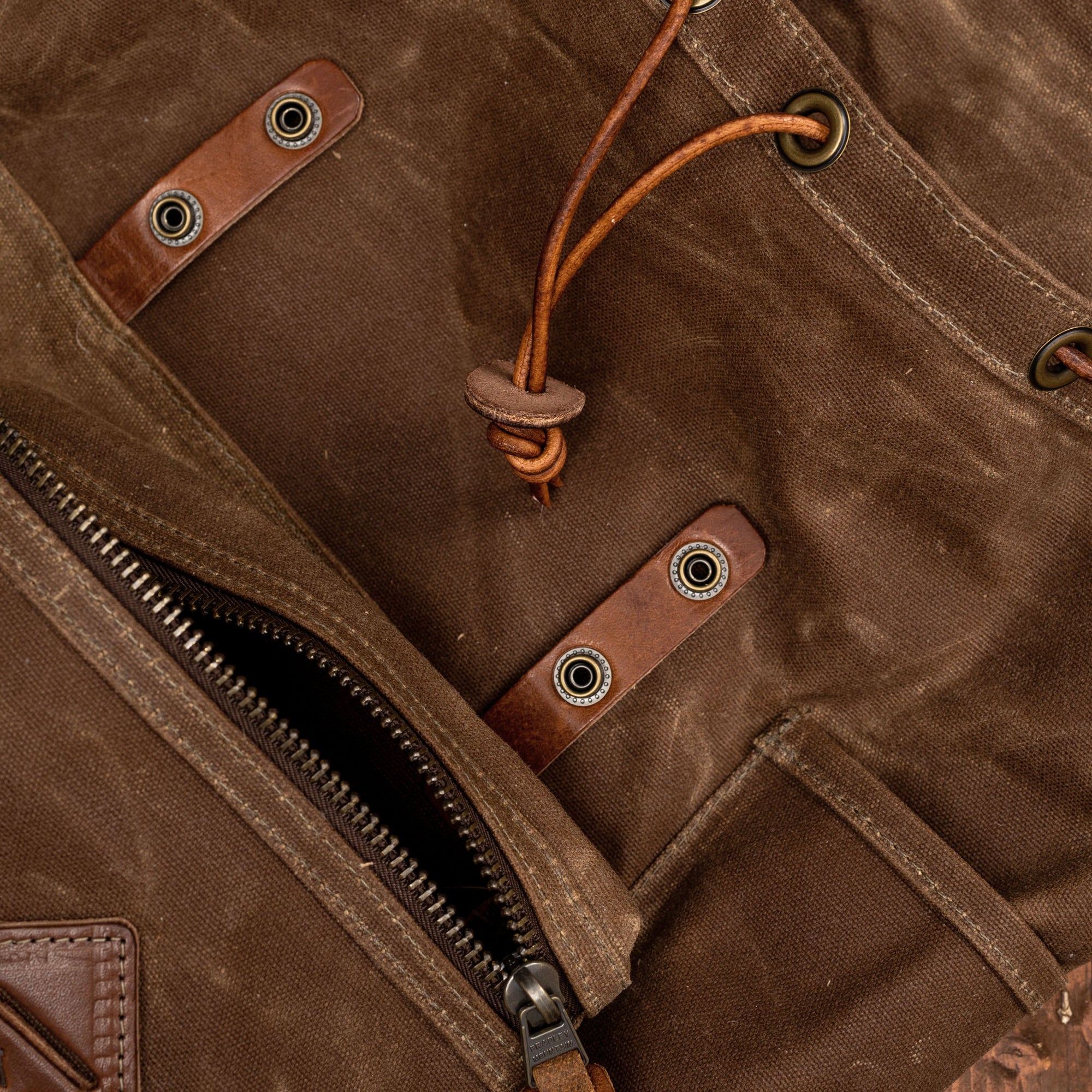 BRADLEY MOUNTAIN - Muir Pack - Rygsæk - Brun - "Brushed brown"